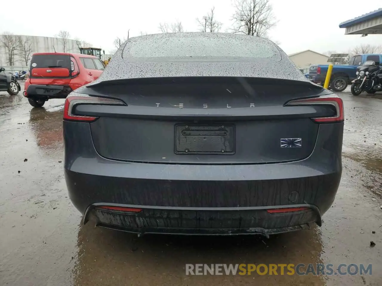 6 Photograph of a damaged car 5YJ3E1ET7RF784070 TESLA MODEL 3 2024