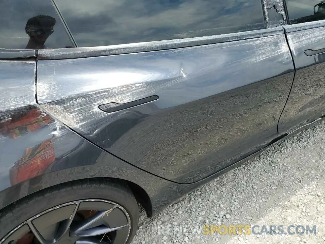 10 Photograph of a damaged car 5YJ3E1ET8RF810658 TESLA MODEL 3 2024