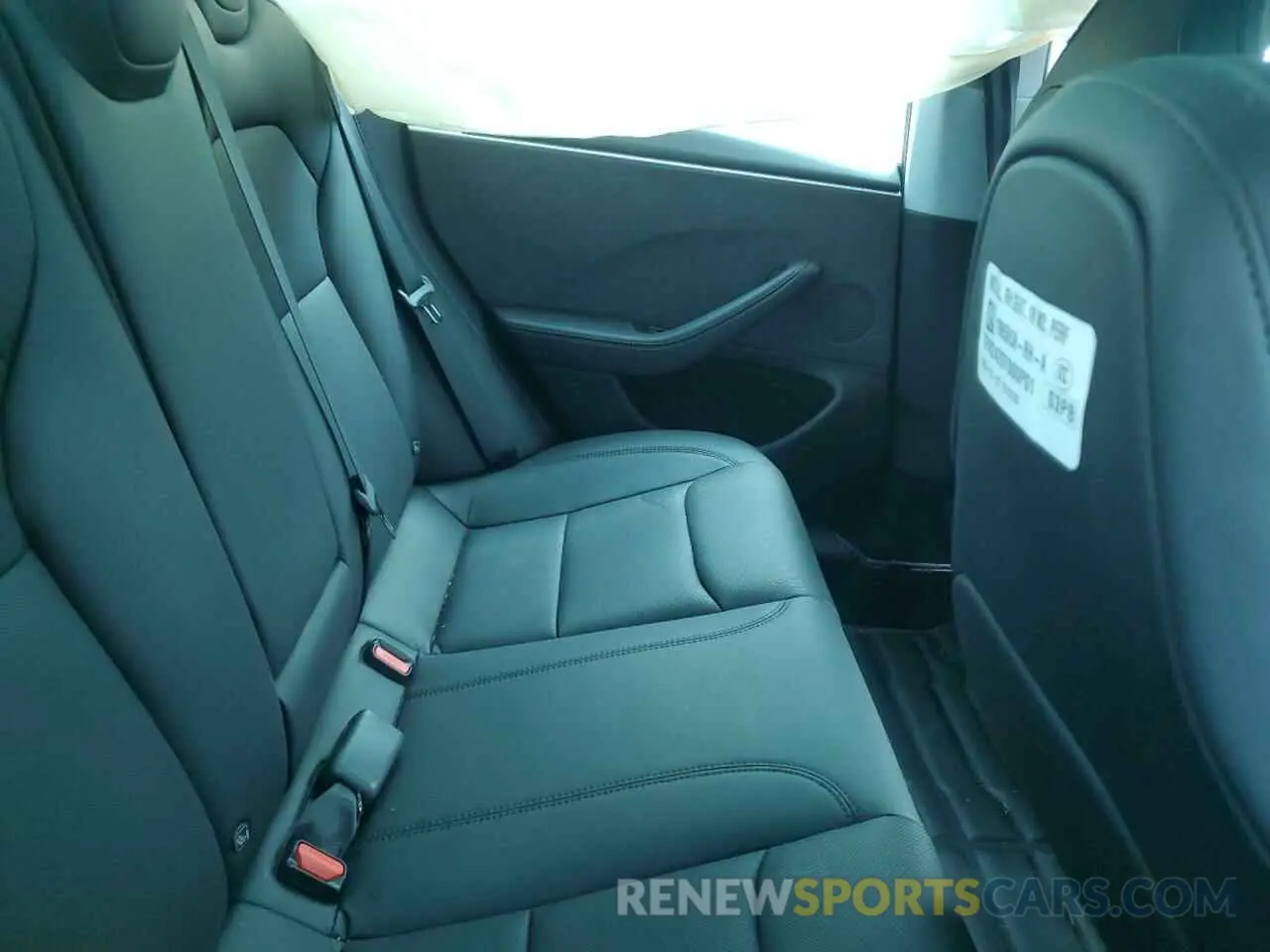10 Photograph of a damaged car 5YJ3E1ET8RF826648 TESLA MODEL 3 2024