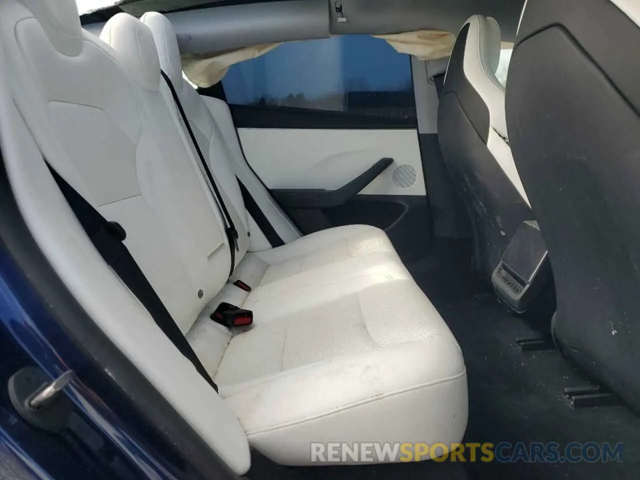 10 Photograph of a damaged car 5YJ3E1ET9RF853227 TESLA MODEL 3 2024