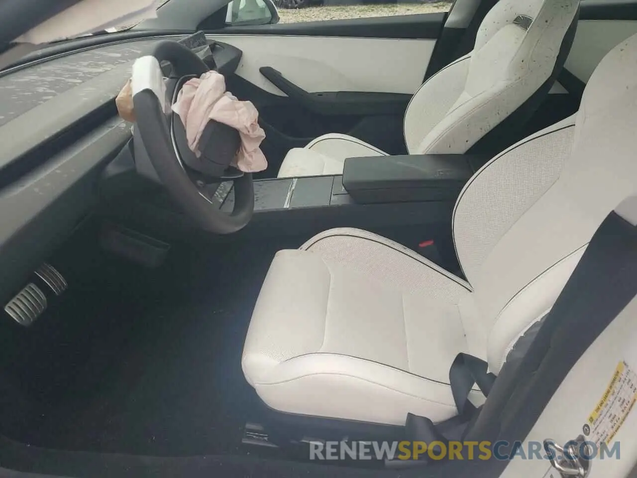 7 Photograph of a damaged car 5YJ3E1ETXRF828613 TESLA MODEL 3 2024