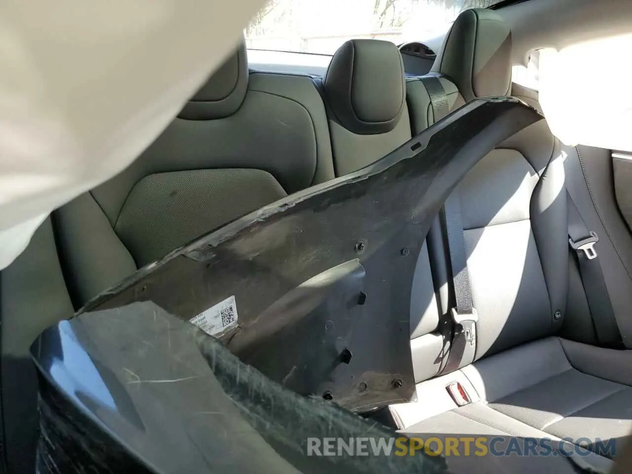 10 Photograph of a damaged car 5YJ3E1ETXRF855391 TESLA MODEL 3 2024