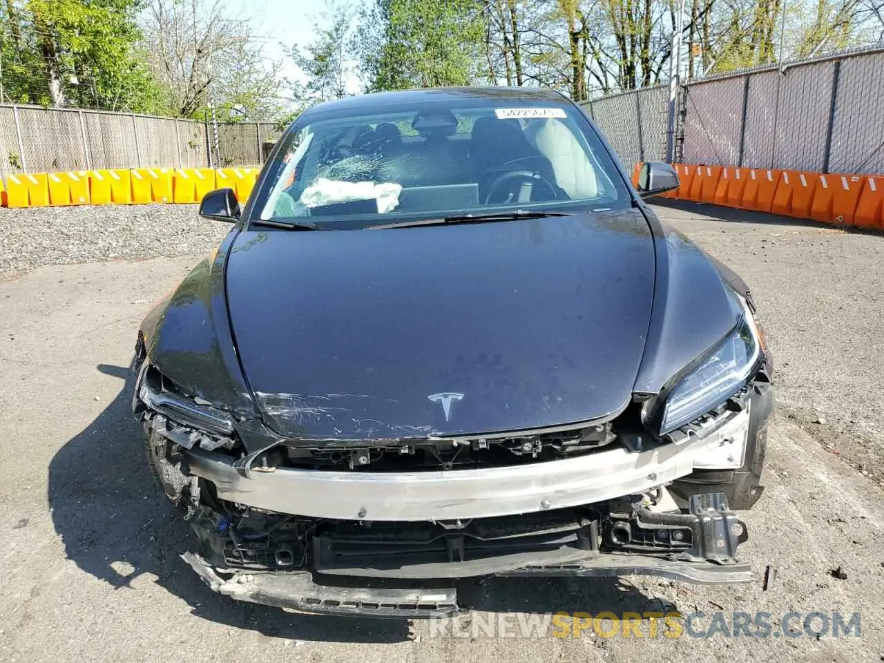5 Photograph of a damaged car 5YJ3E1ETXRF855391 TESLA MODEL 3 2024