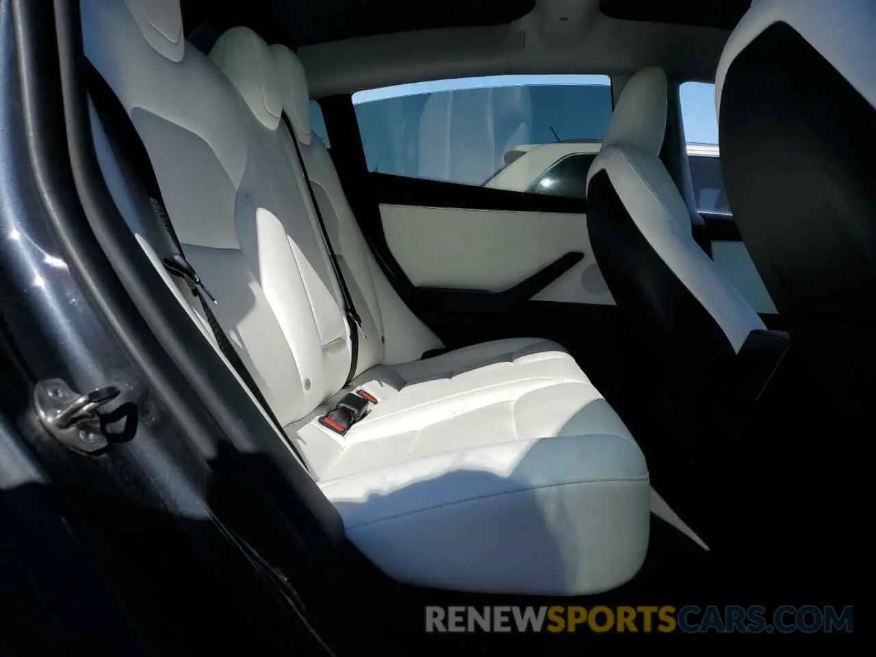 10 Photograph of a damaged car LRW3E7EB7RC101403 TESLA MODEL 3 2024