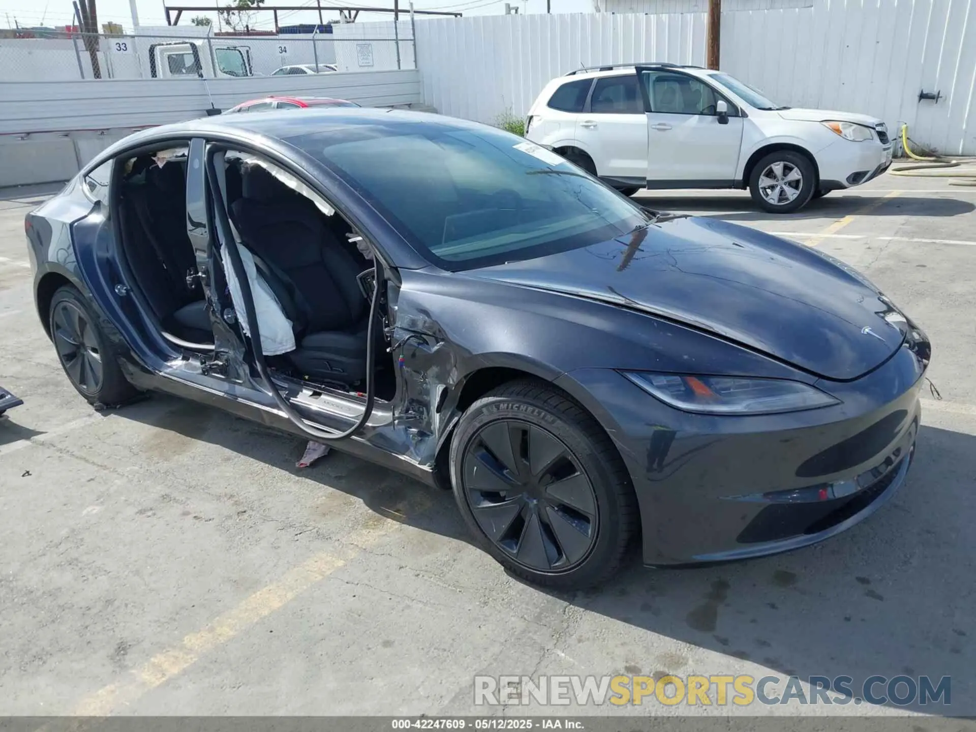 1 Photograph of a damaged car 5YJ3E1EA0SF915571 TESLA MODEL 3 2025