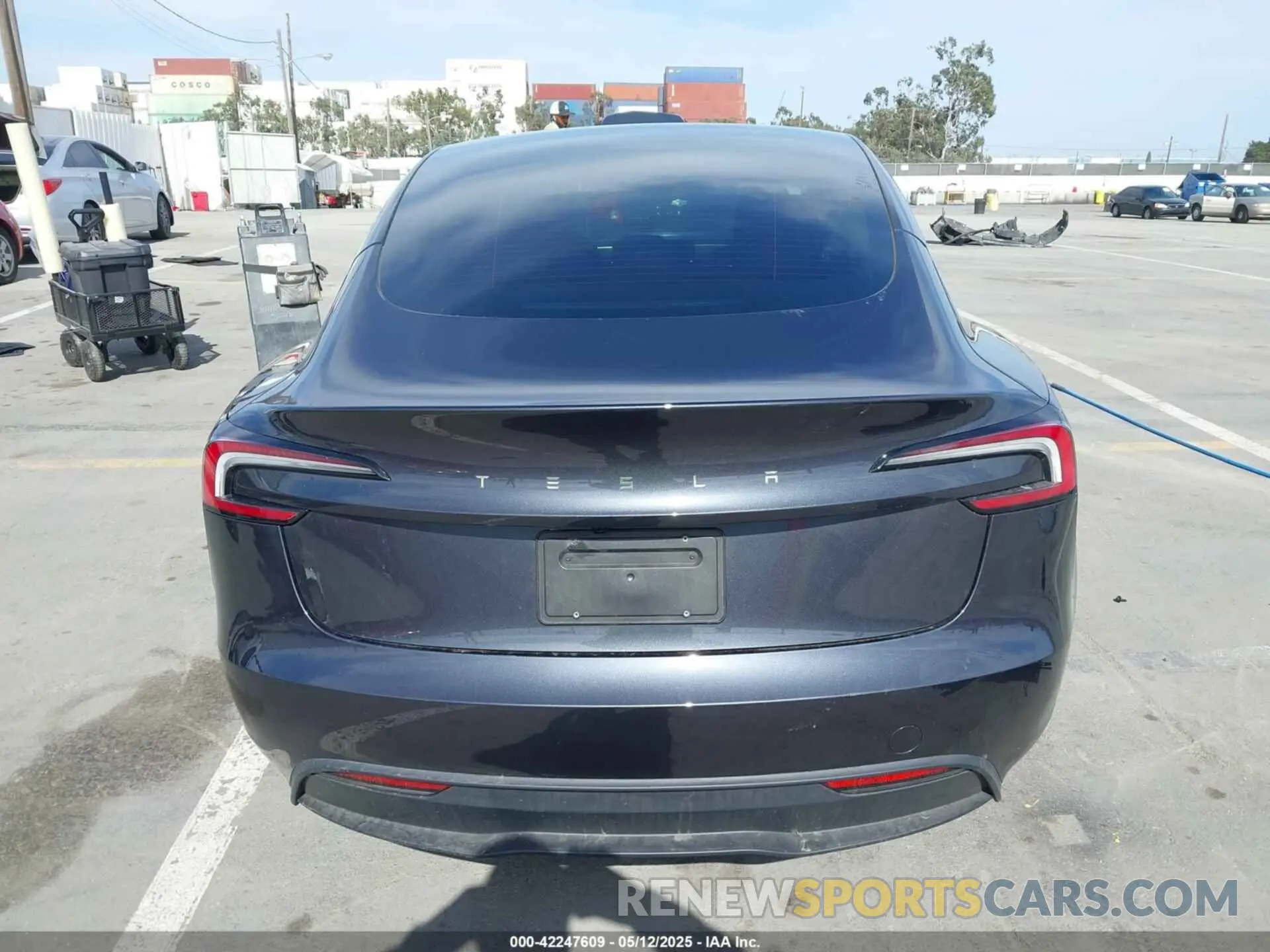 17 Photograph of a damaged car 5YJ3E1EA0SF915571 TESLA MODEL 3 2025