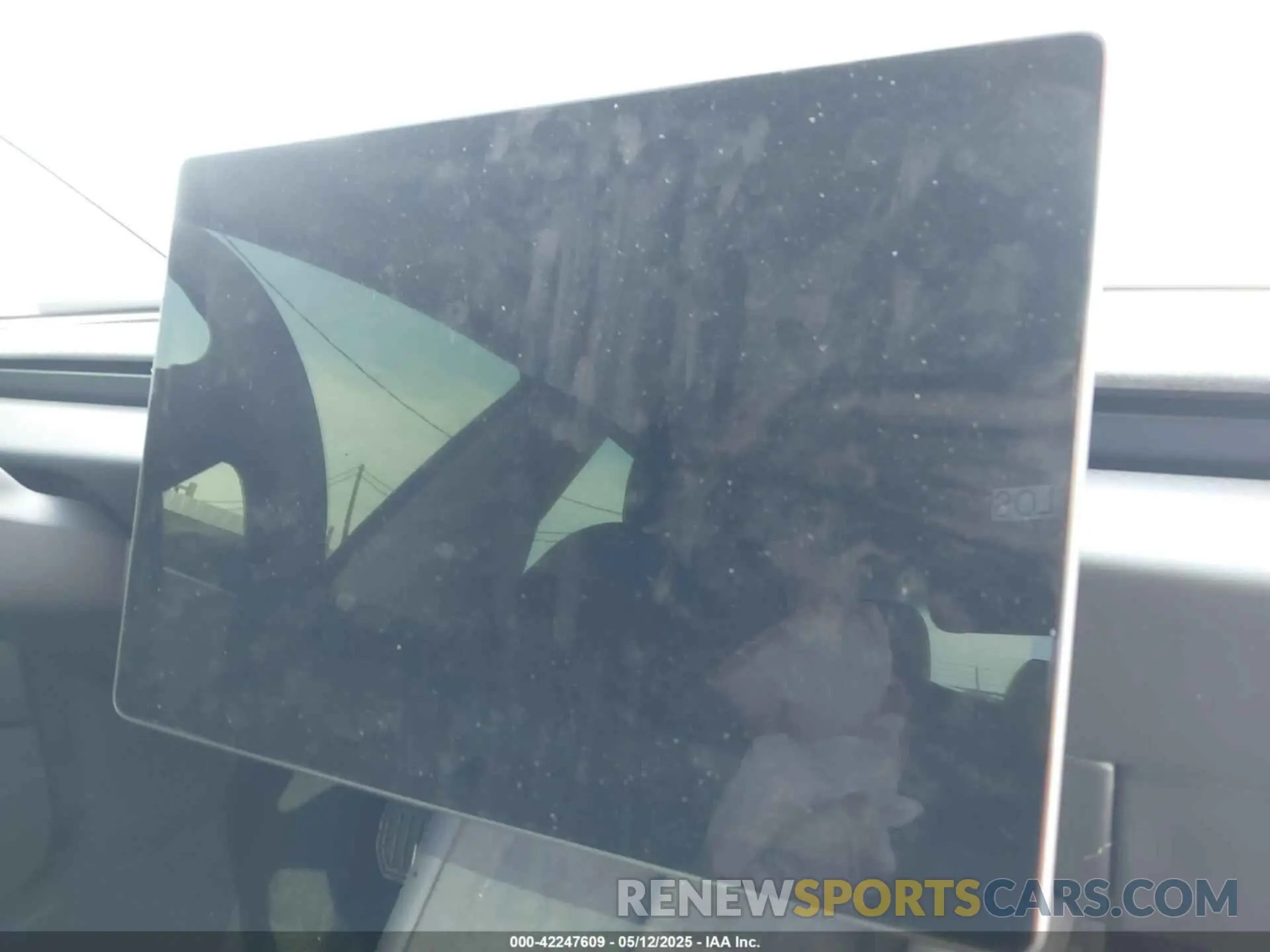 18 Photograph of a damaged car 5YJ3E1EA0SF915571 TESLA MODEL 3 2025