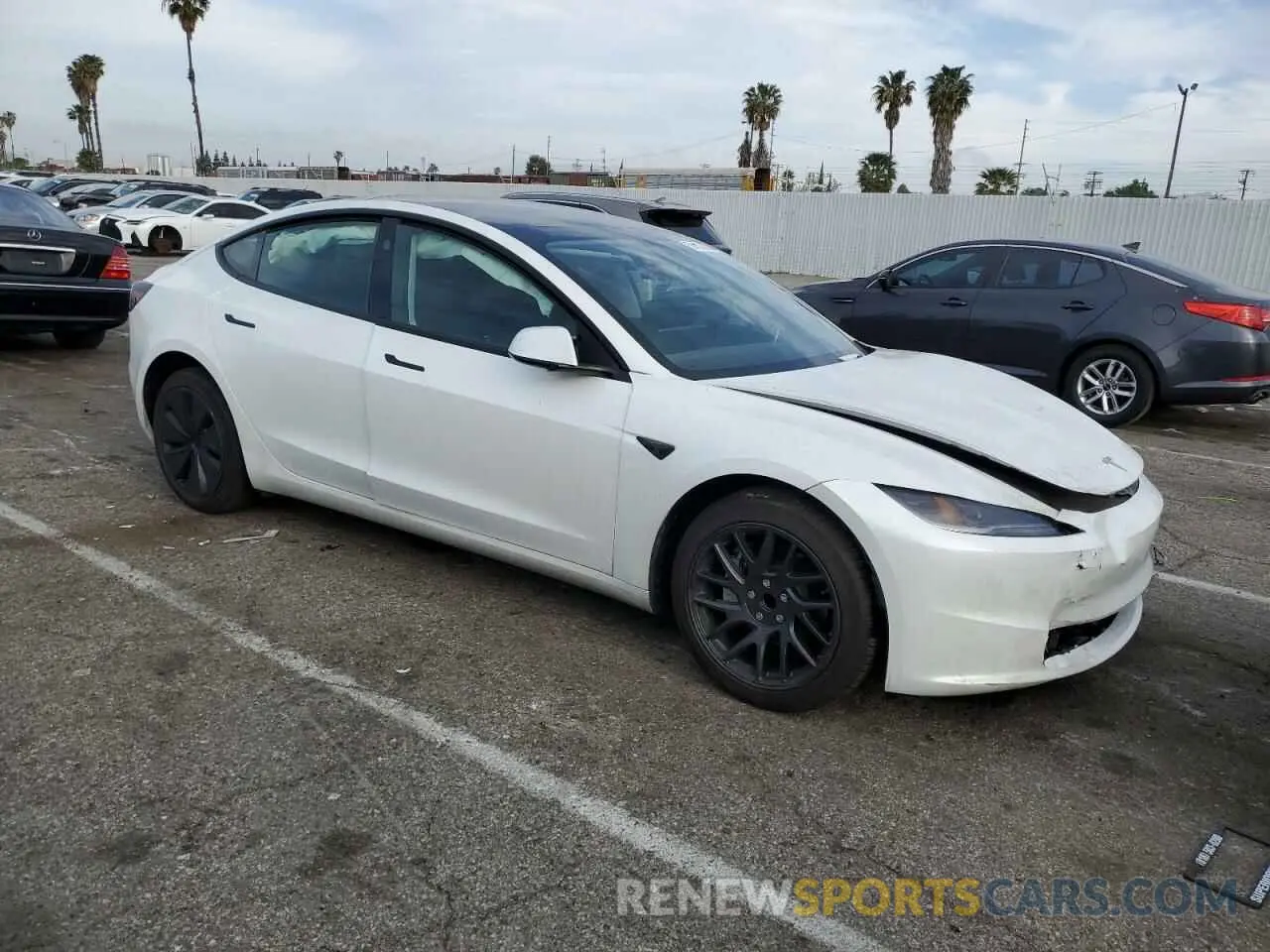 4 Photograph of a damaged car 5YJ3E1EA1SF882516 TESLA MODEL 3 2025