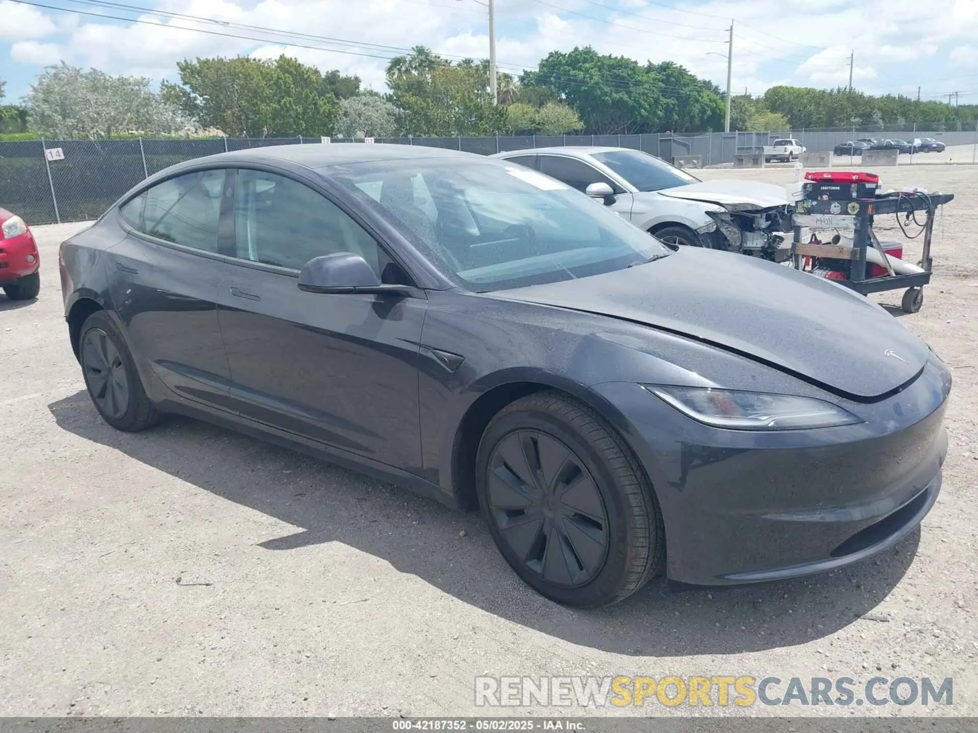 1 Photograph of a damaged car 5YJ3E1EA1SF903204 TESLA MODEL 3 2025