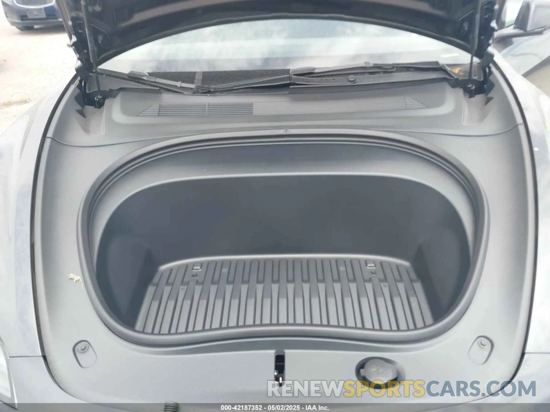 10 Photograph of a damaged car 5YJ3E1EA1SF903204 TESLA MODEL 3 2025