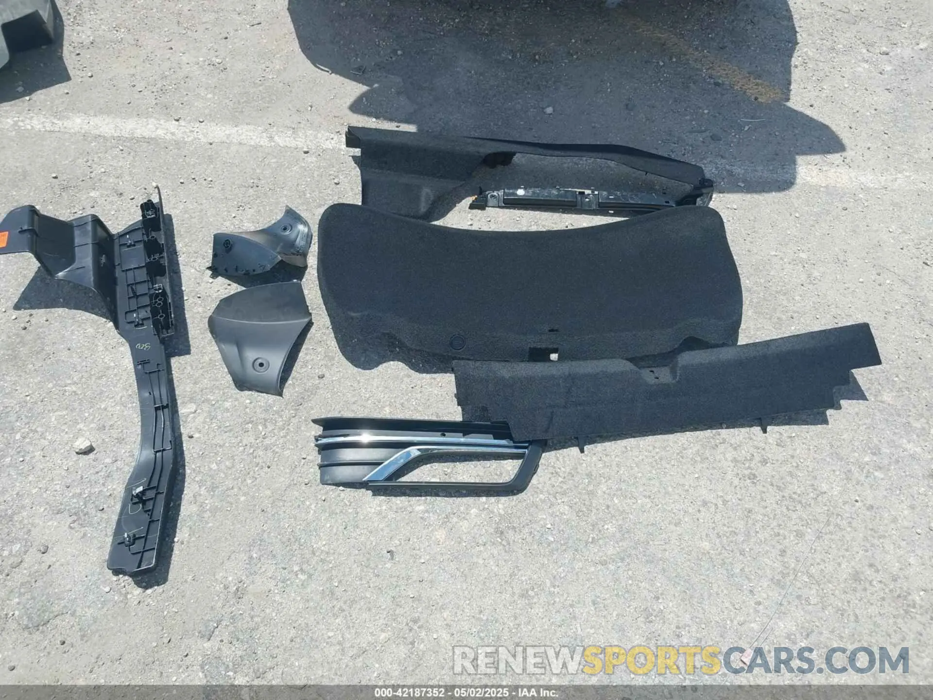 11 Photograph of a damaged car 5YJ3E1EA1SF903204 TESLA MODEL 3 2025