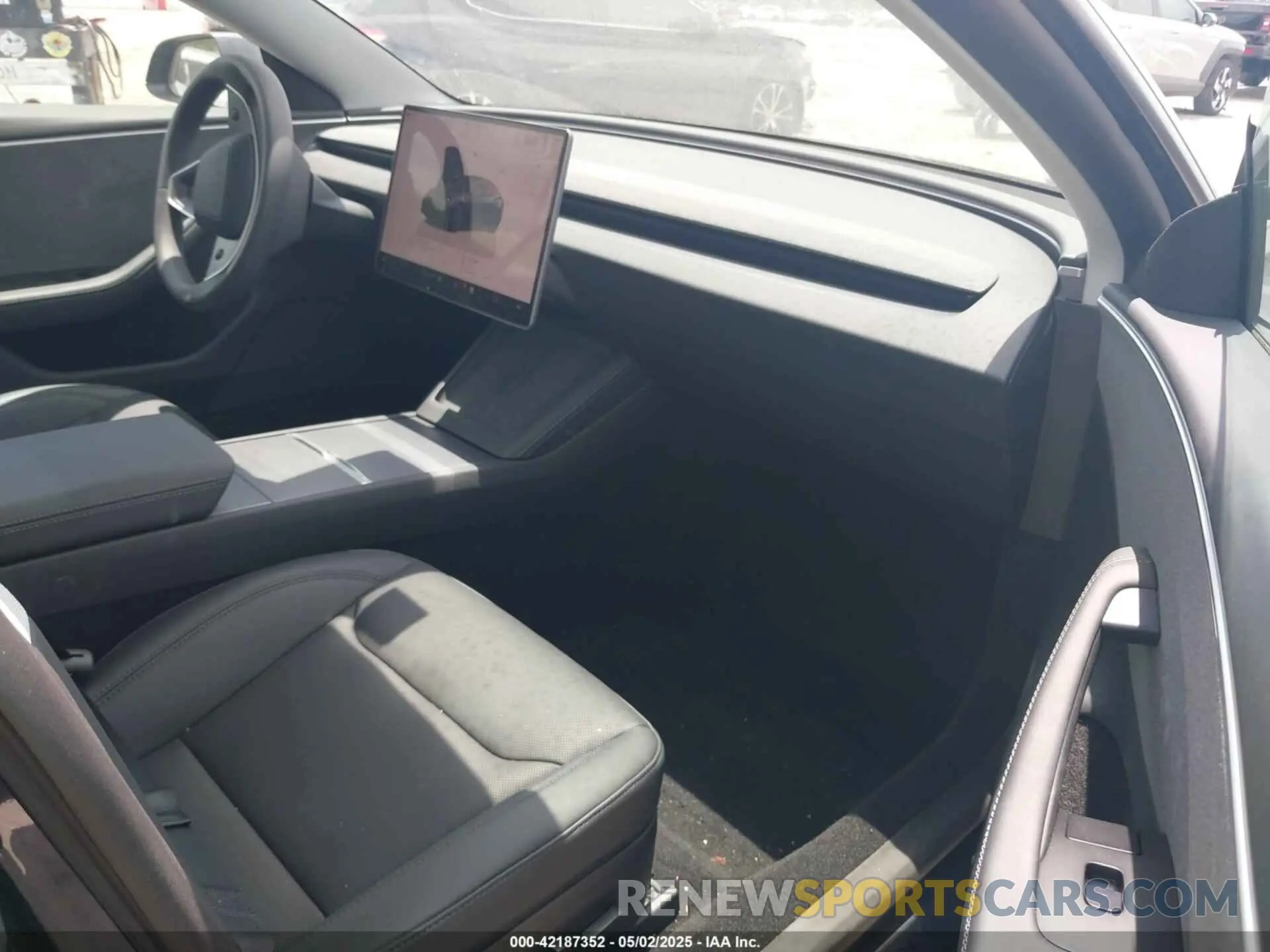 5 Photograph of a damaged car 5YJ3E1EA1SF903204 TESLA MODEL 3 2025