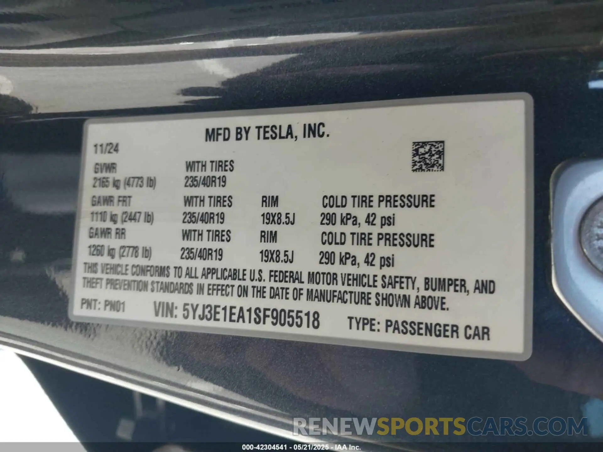 9 Photograph of a damaged car 5YJ3E1EA1SF905518 TESLA MODEL 3 2025