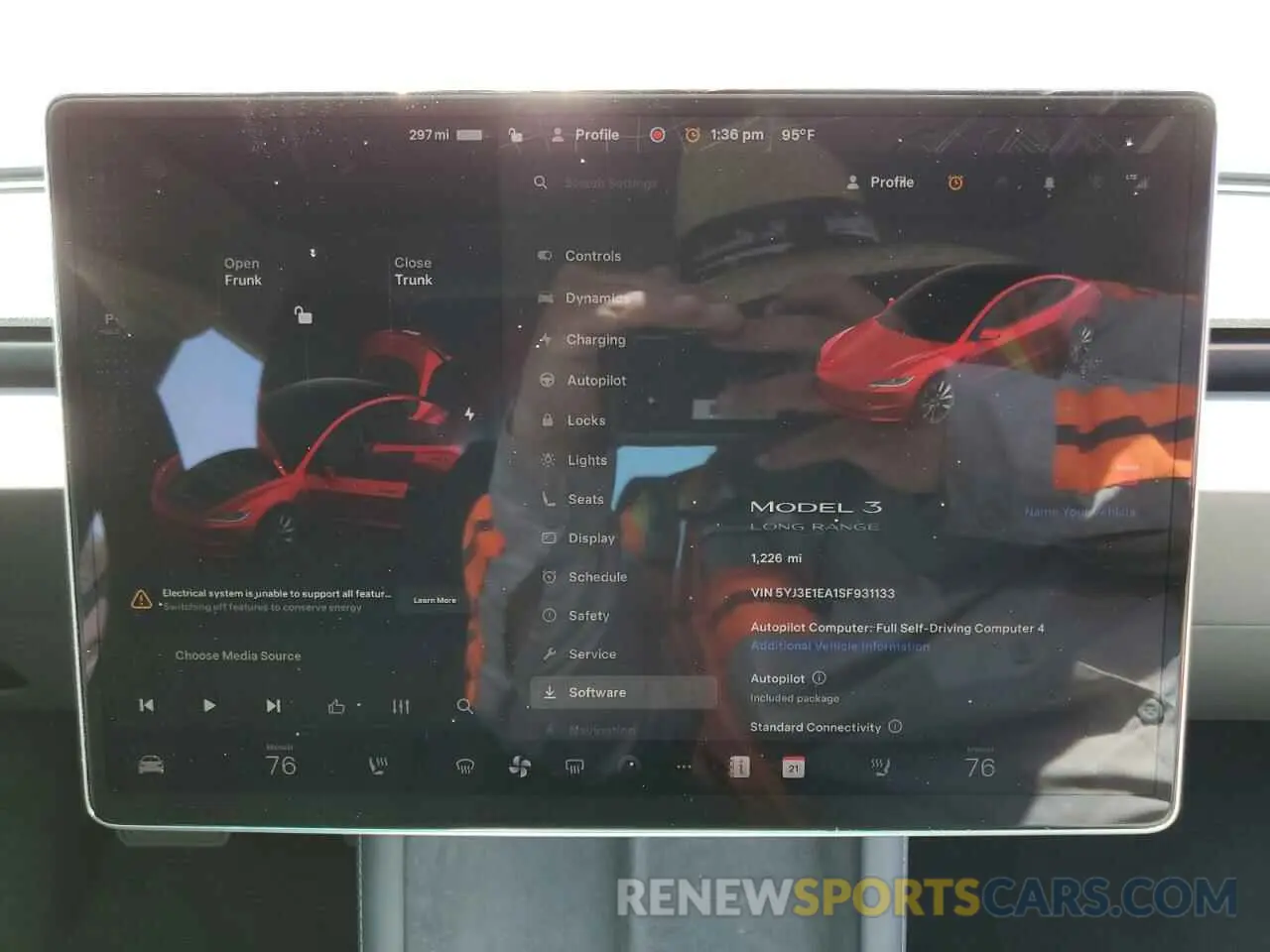 9 Photograph of a damaged car 5YJ3E1EA1SF931133 TESLA MODEL 3 2025