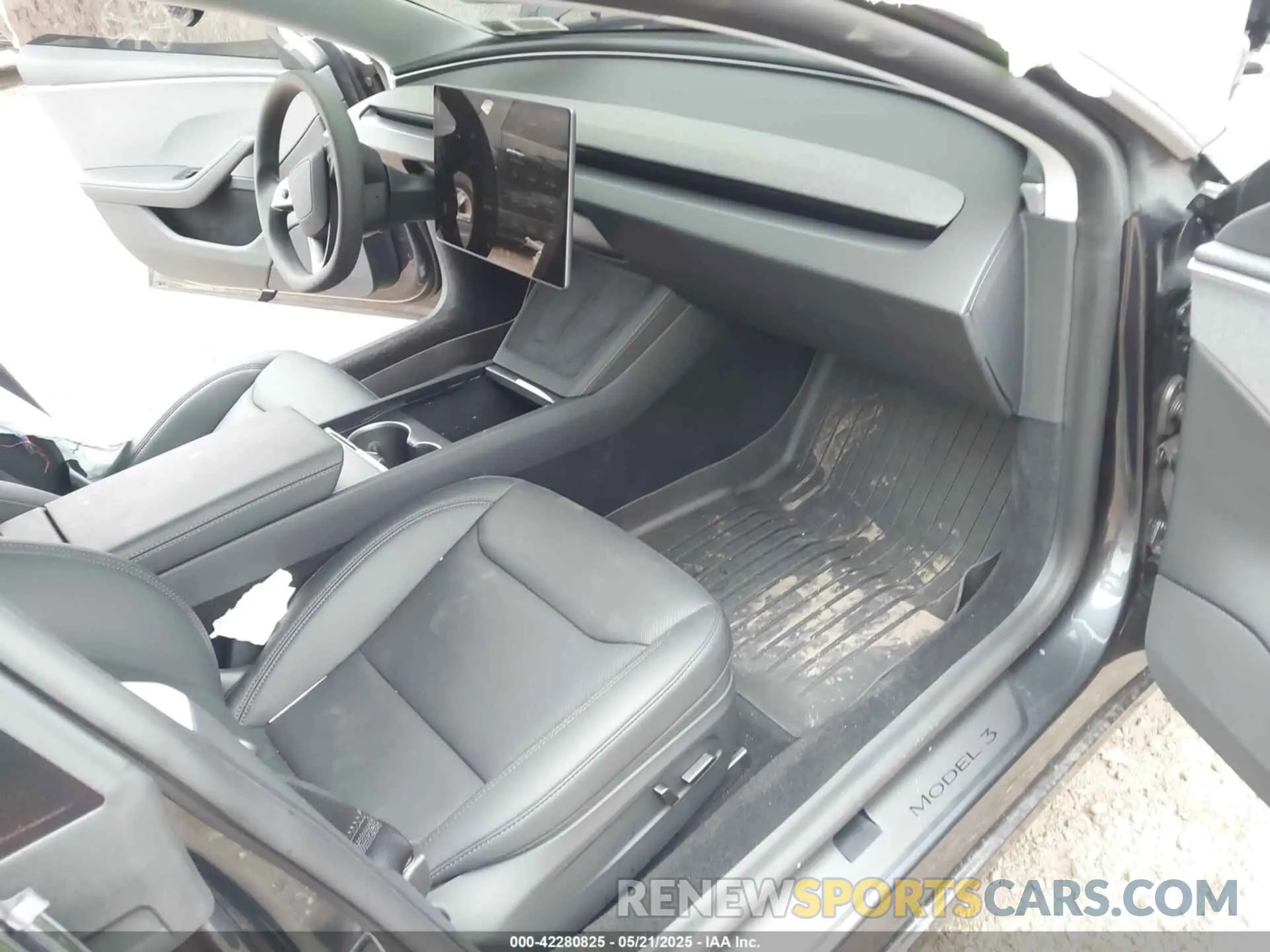 5 Photograph of a damaged car 5YJ3E1EA1SF973222 TESLA MODEL 3 2025