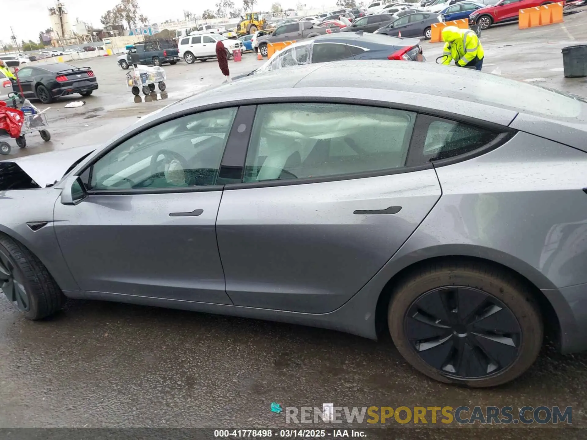 14 Photograph of a damaged car 5YJ3E1EA2SF885408 TESLA MODEL 3 2025