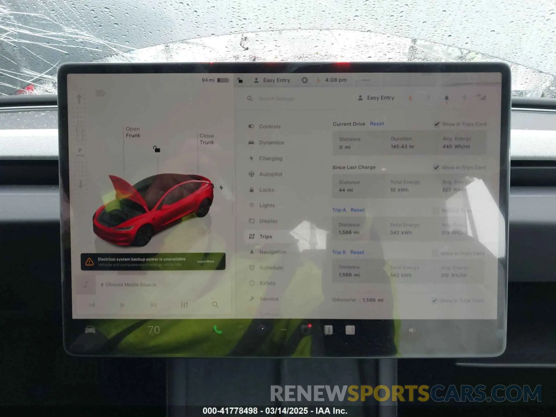 18 Photograph of a damaged car 5YJ3E1EA2SF885408 TESLA MODEL 3 2025