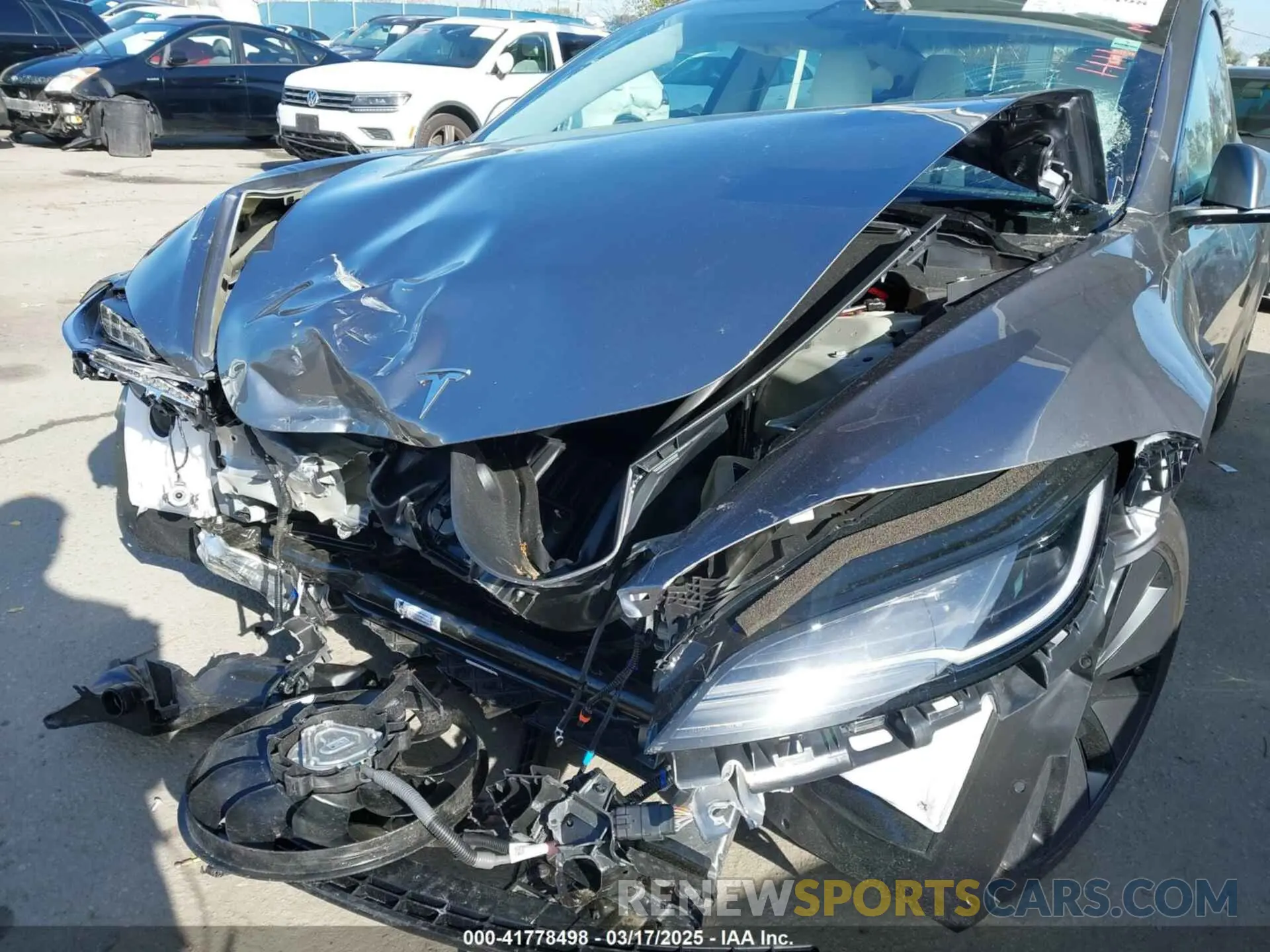 21 Photograph of a damaged car 5YJ3E1EA2SF885408 TESLA MODEL 3 2025