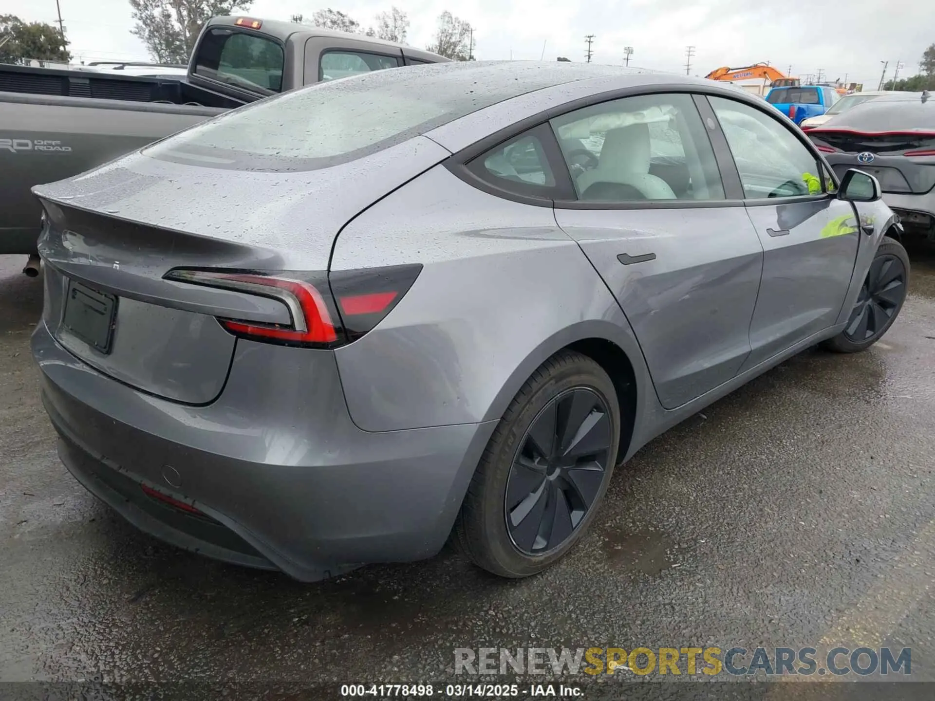 4 Photograph of a damaged car 5YJ3E1EA2SF885408 TESLA MODEL 3 2025