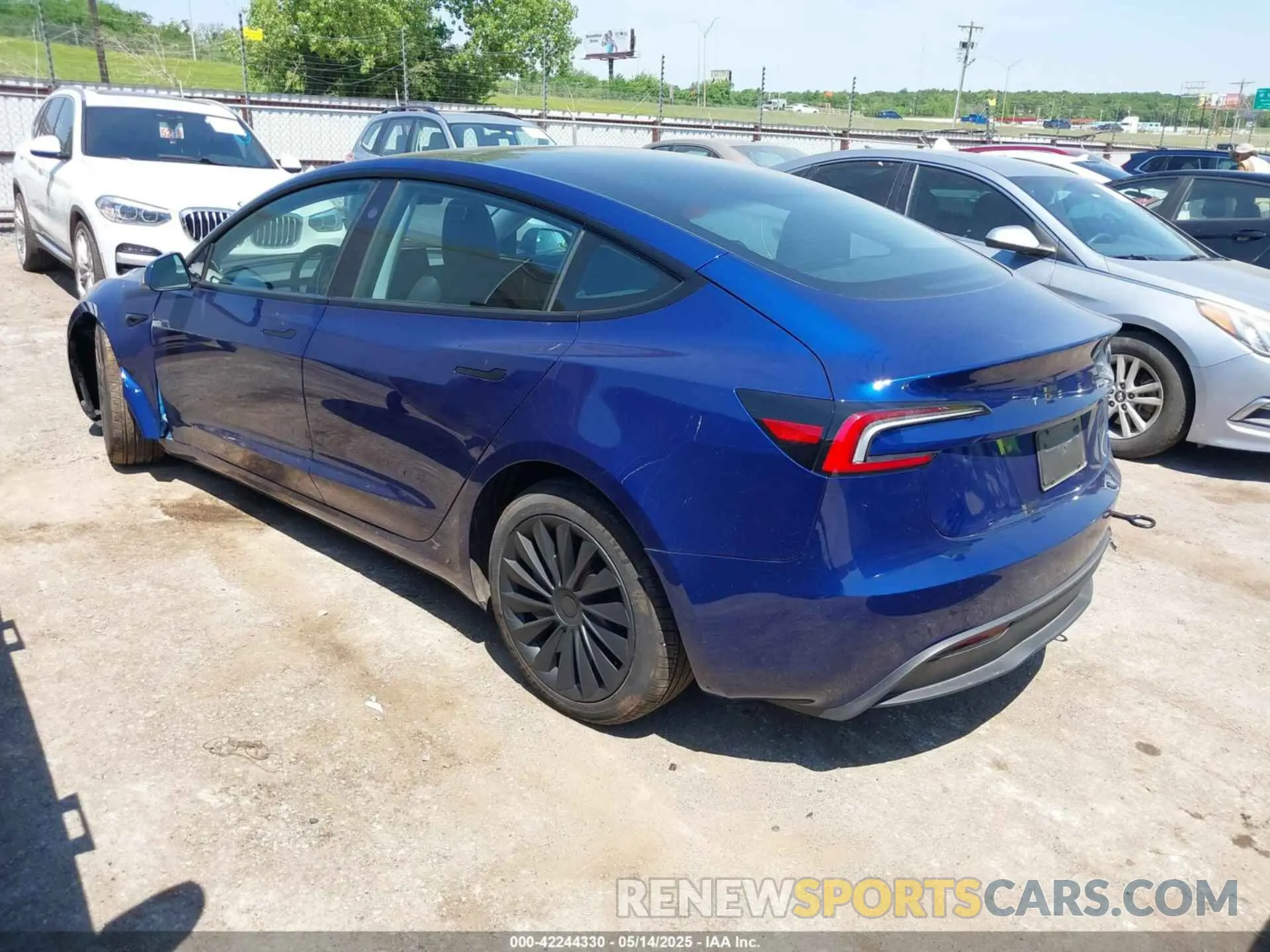 3 Photograph of a damaged car 5YJ3E1EA2SF895887 TESLA MODEL 3 2025