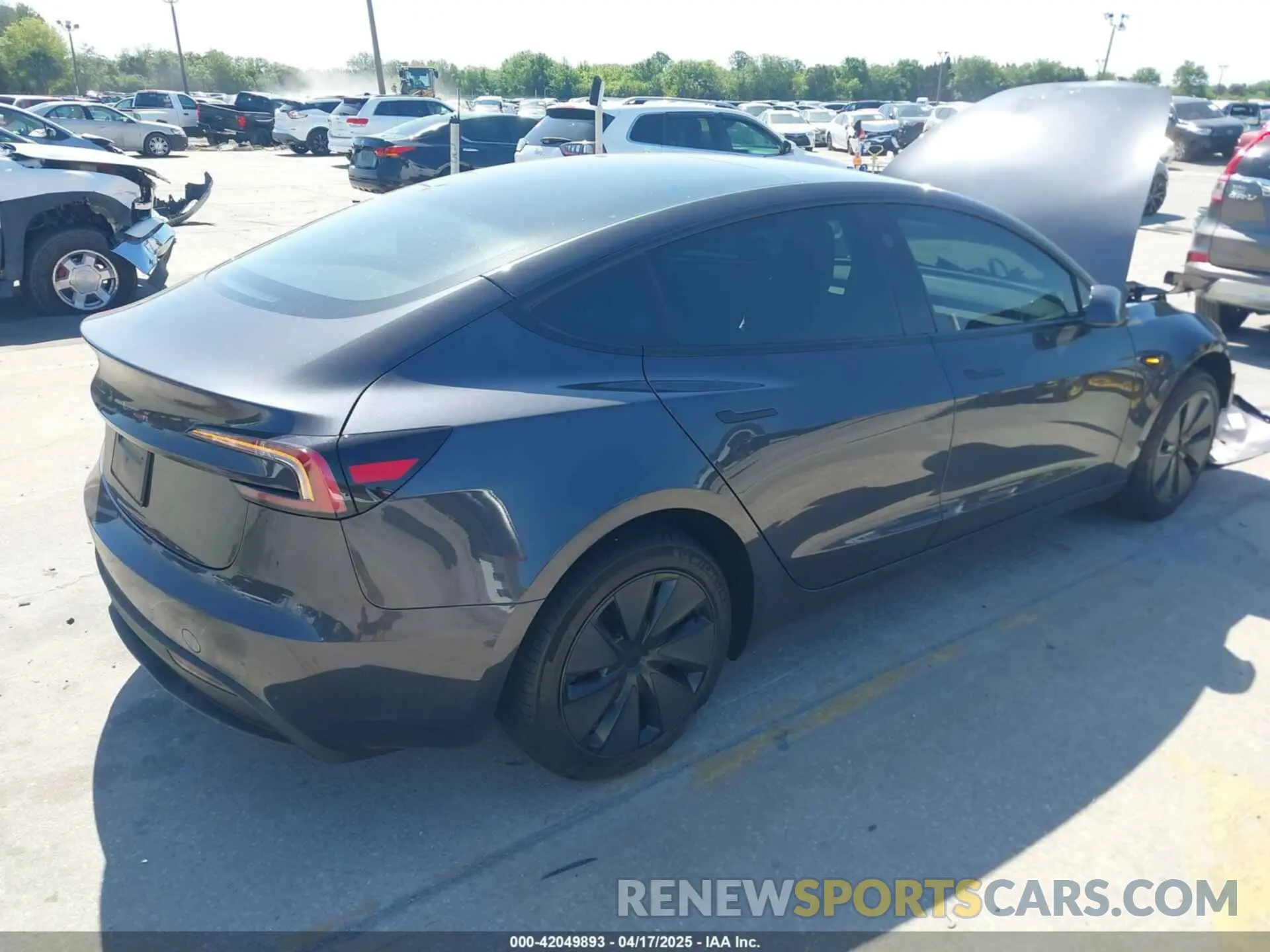 4 Photograph of a damaged car 5YJ3E1EA2SF900943 TESLA MODEL 3 2025
