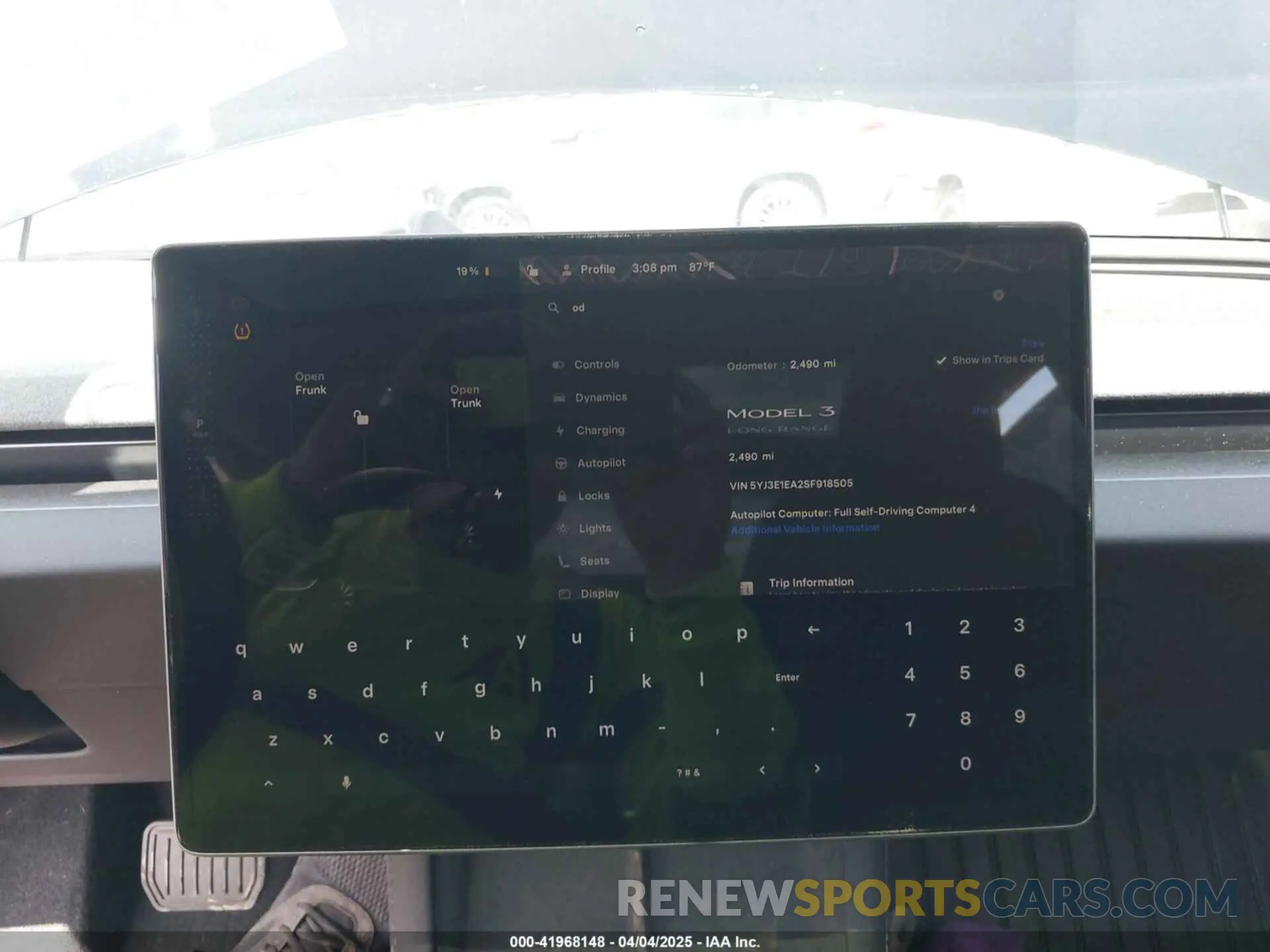 17 Photograph of a damaged car 5YJ3E1EA2SF918505 TESLA MODEL 3 2025