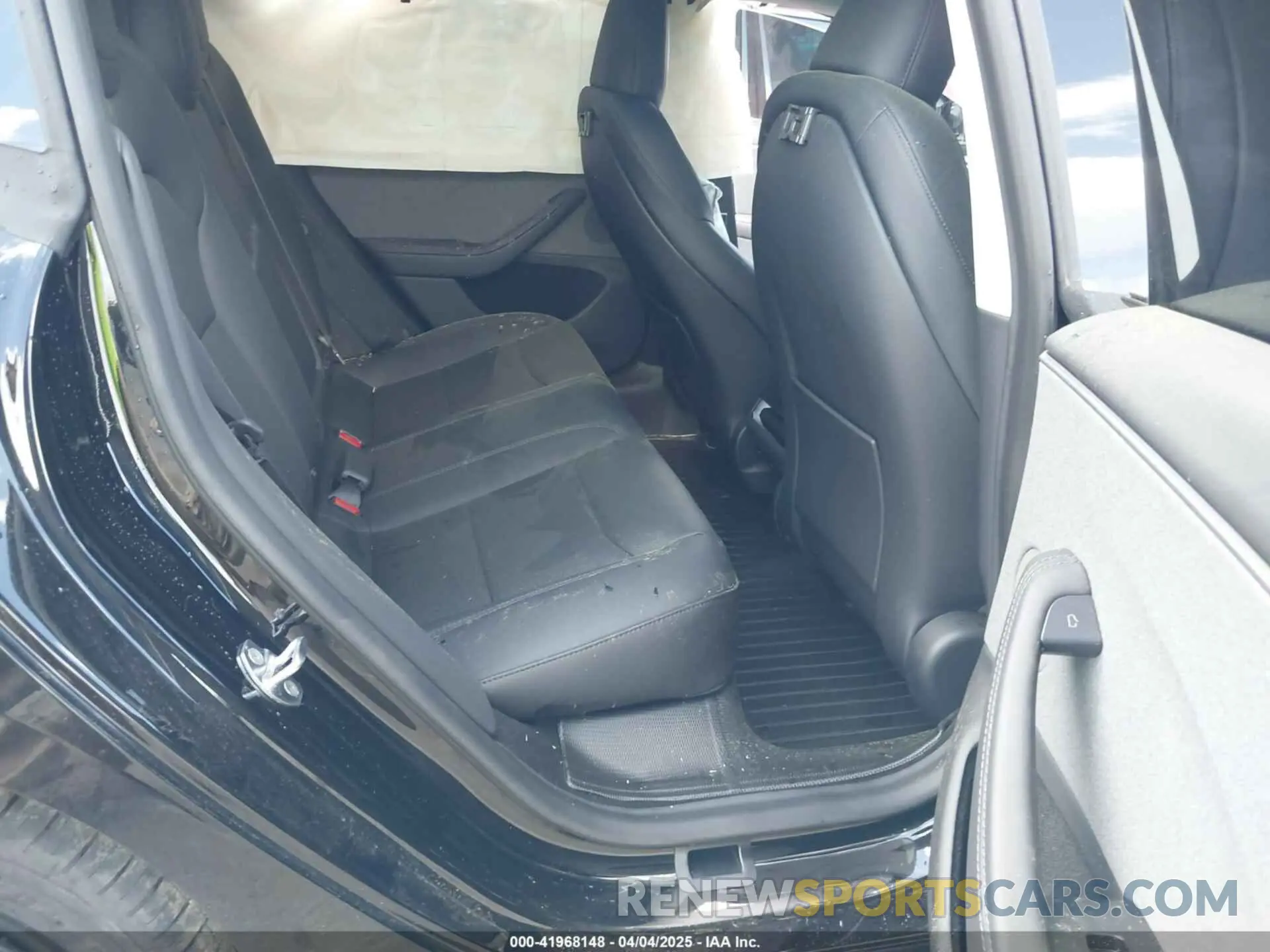 8 Photograph of a damaged car 5YJ3E1EA2SF918505 TESLA MODEL 3 2025