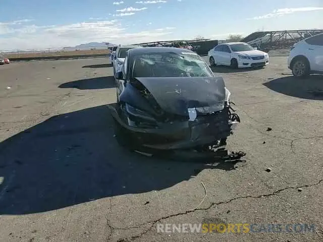 11 Photograph of a damaged car 5YJ3E1EA2SF920979 TESLA MODEL 3 2025