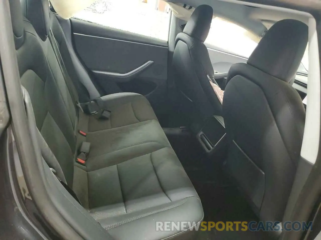 10 Photograph of a damaged car 5YJ3E1EA2SF930959 TESLA MODEL 3 2025