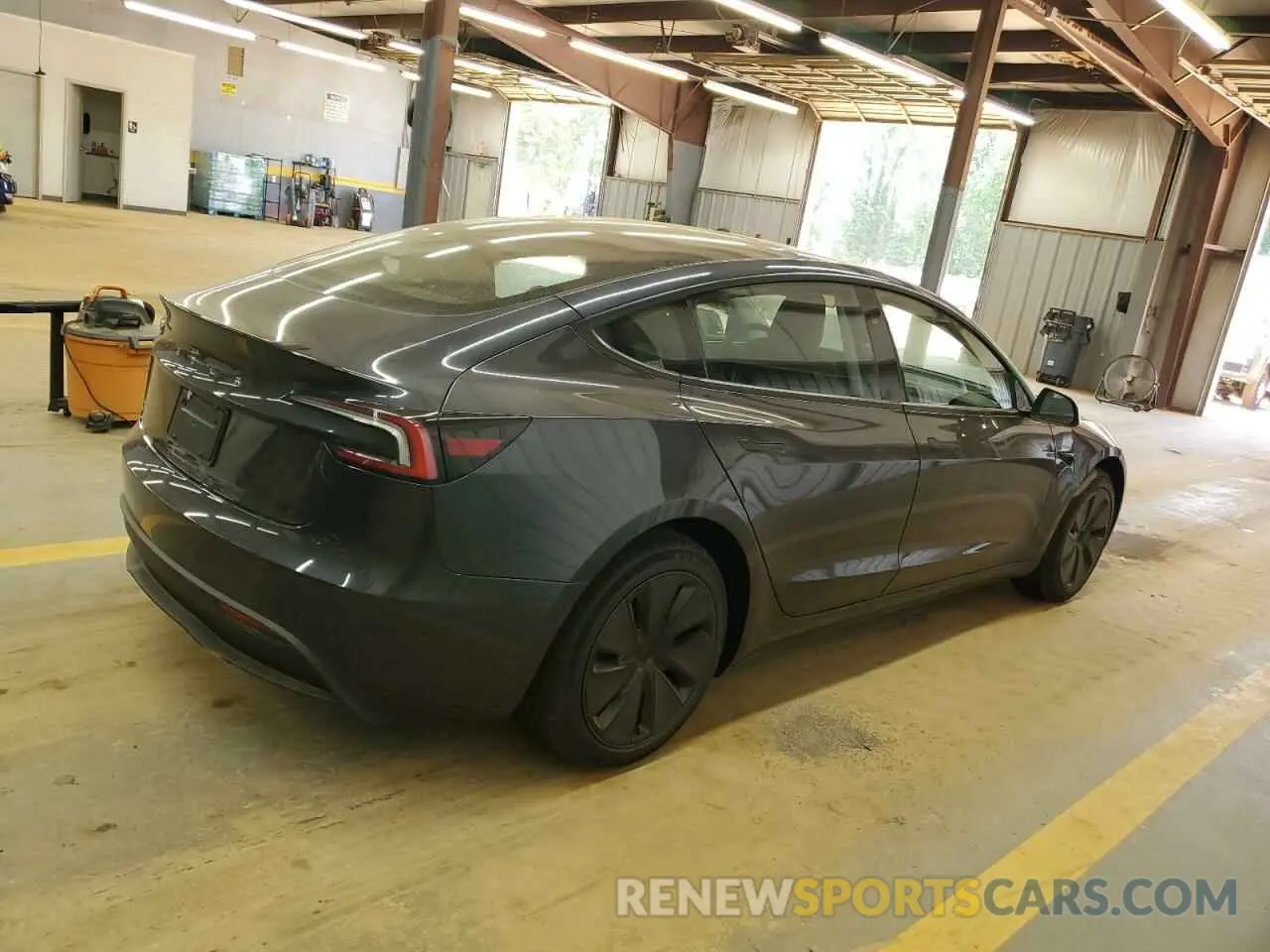 3 Photograph of a damaged car 5YJ3E1EA2SF930959 TESLA MODEL 3 2025
