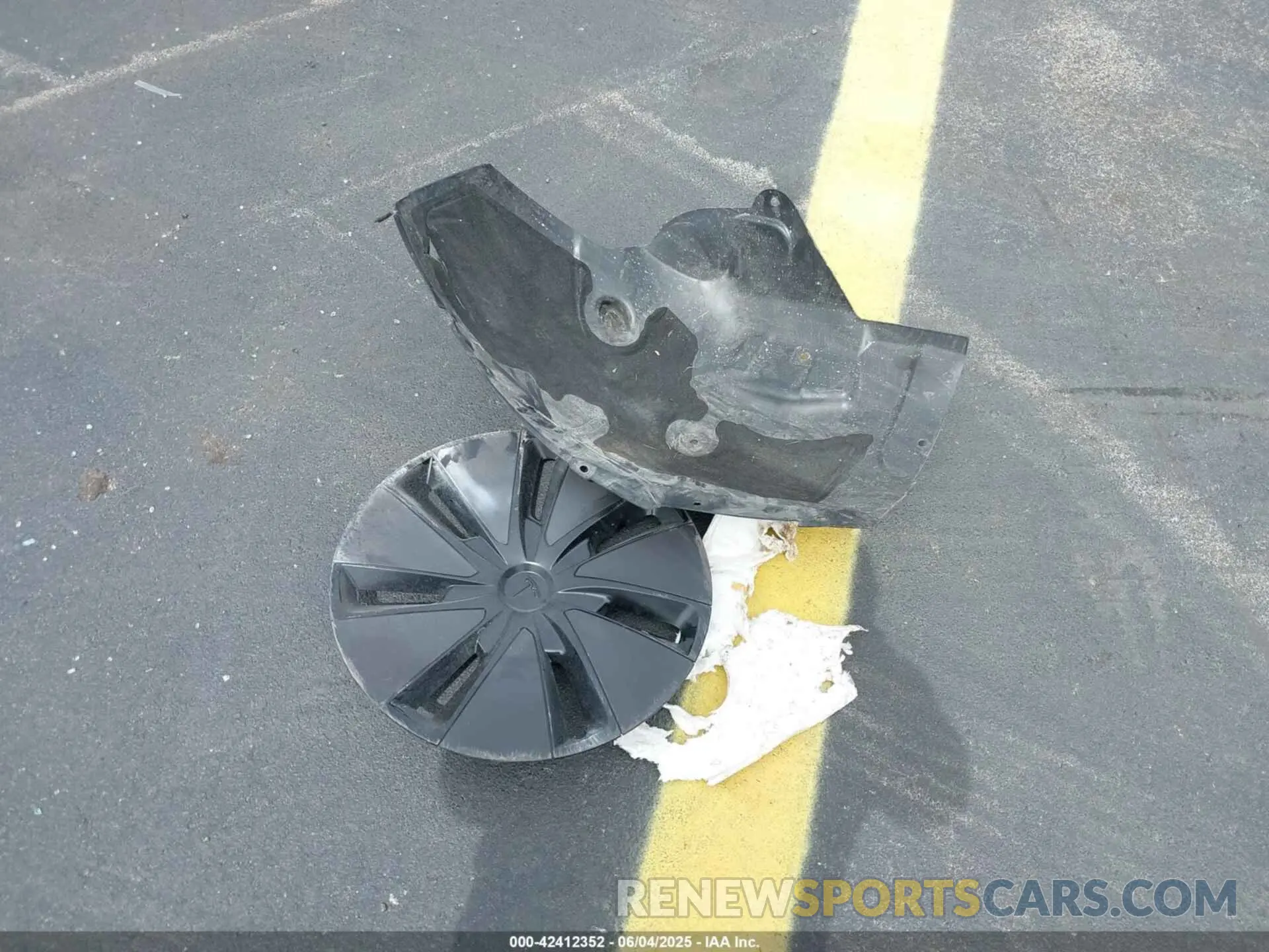 11 Photograph of a damaged car 5YJ3E1EA2SF981877 TESLA MODEL 3 2025