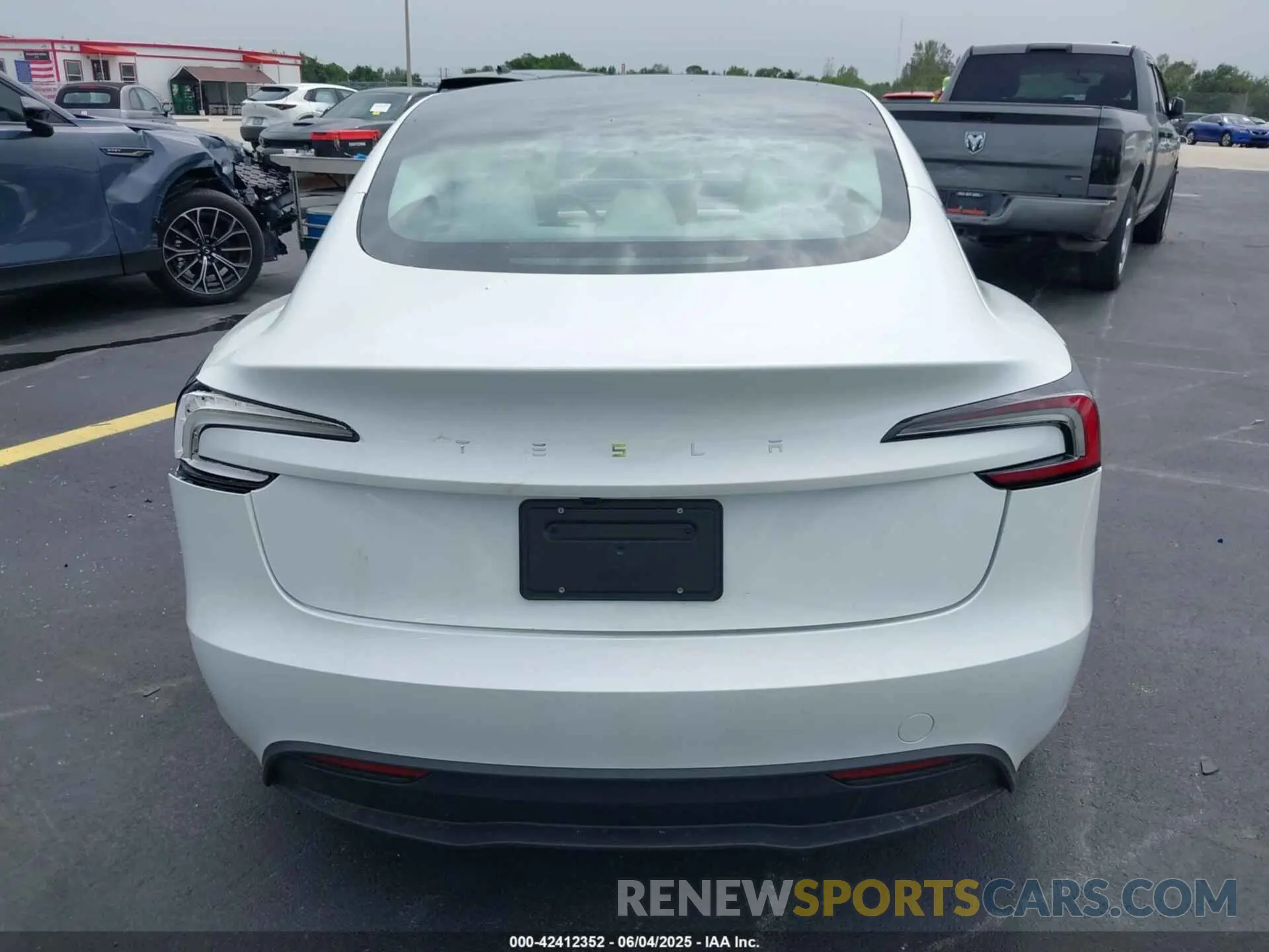 16 Photograph of a damaged car 5YJ3E1EA2SF981877 TESLA MODEL 3 2025