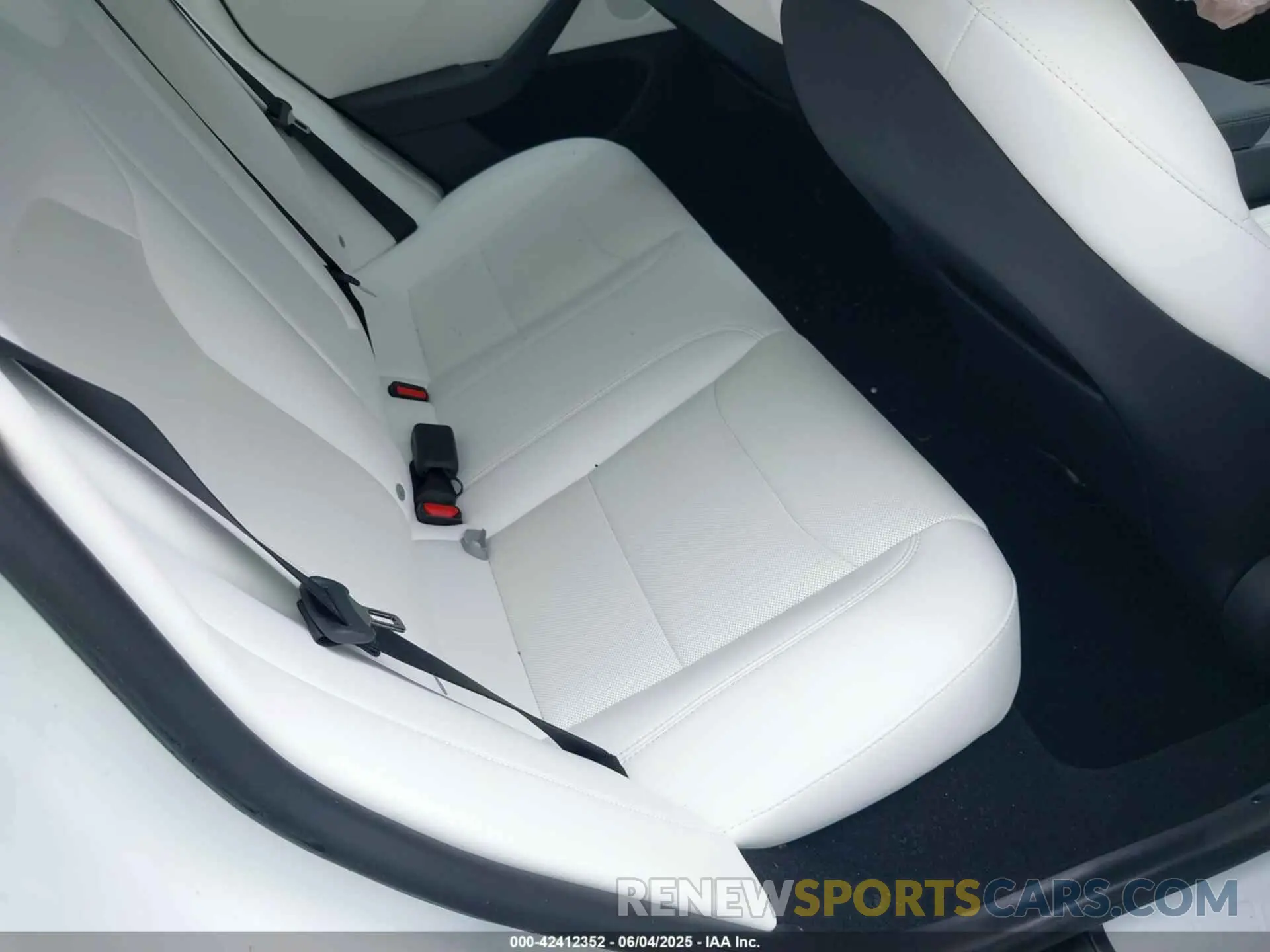 8 Photograph of a damaged car 5YJ3E1EA2SF981877 TESLA MODEL 3 2025