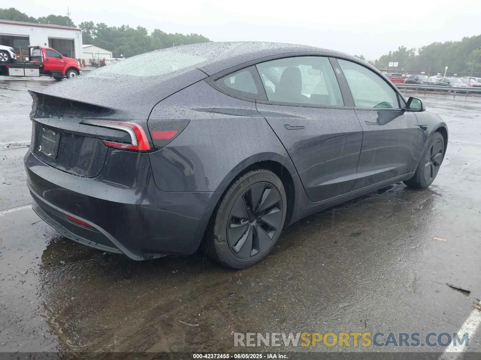 4 Photograph of a damaged car 5YJ3E1EA3SF921414 TESLA MODEL 3 2025