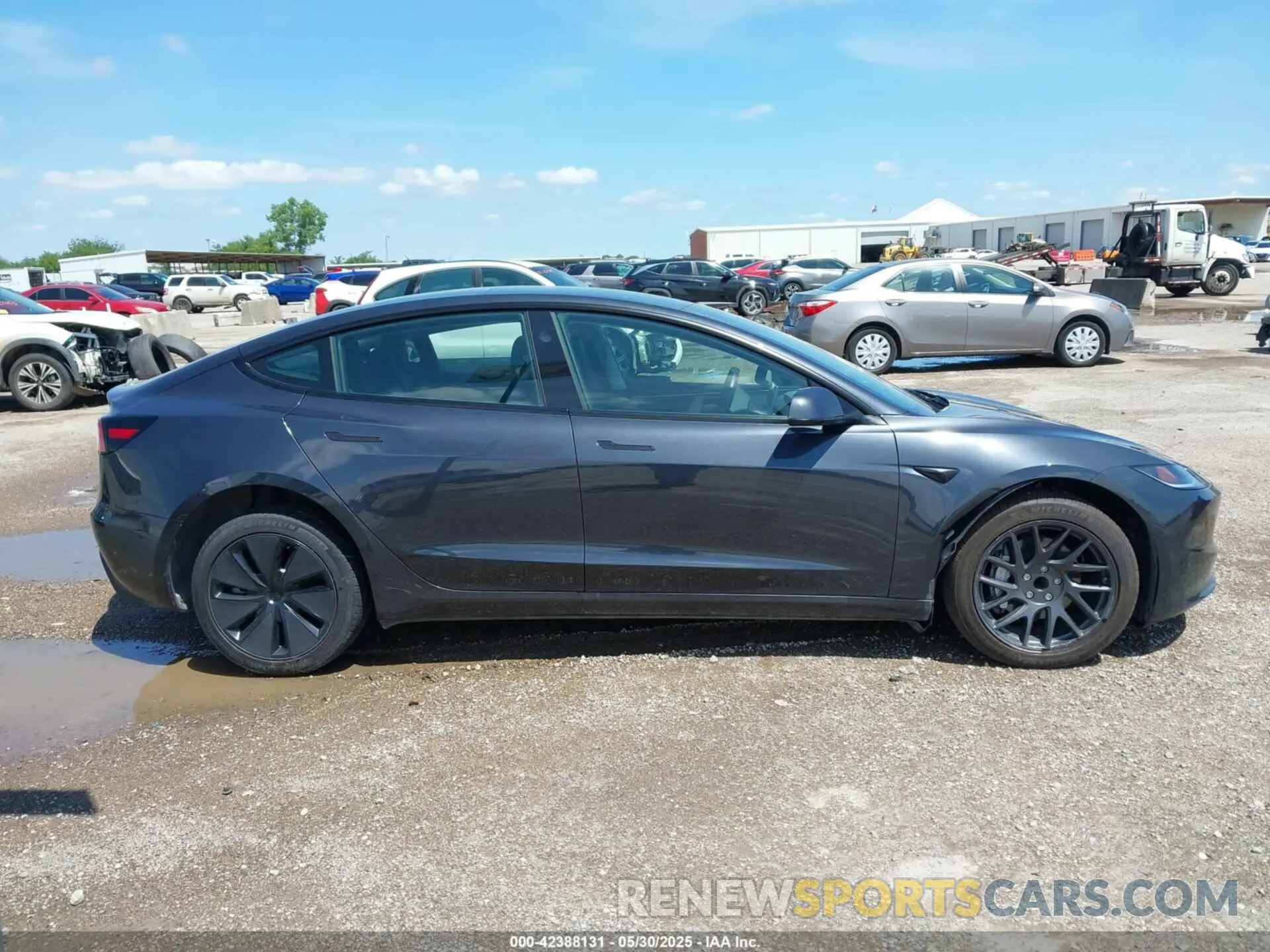 12 Photograph of a damaged car 5YJ3E1EA3SF951271 TESLA MODEL 3 2025