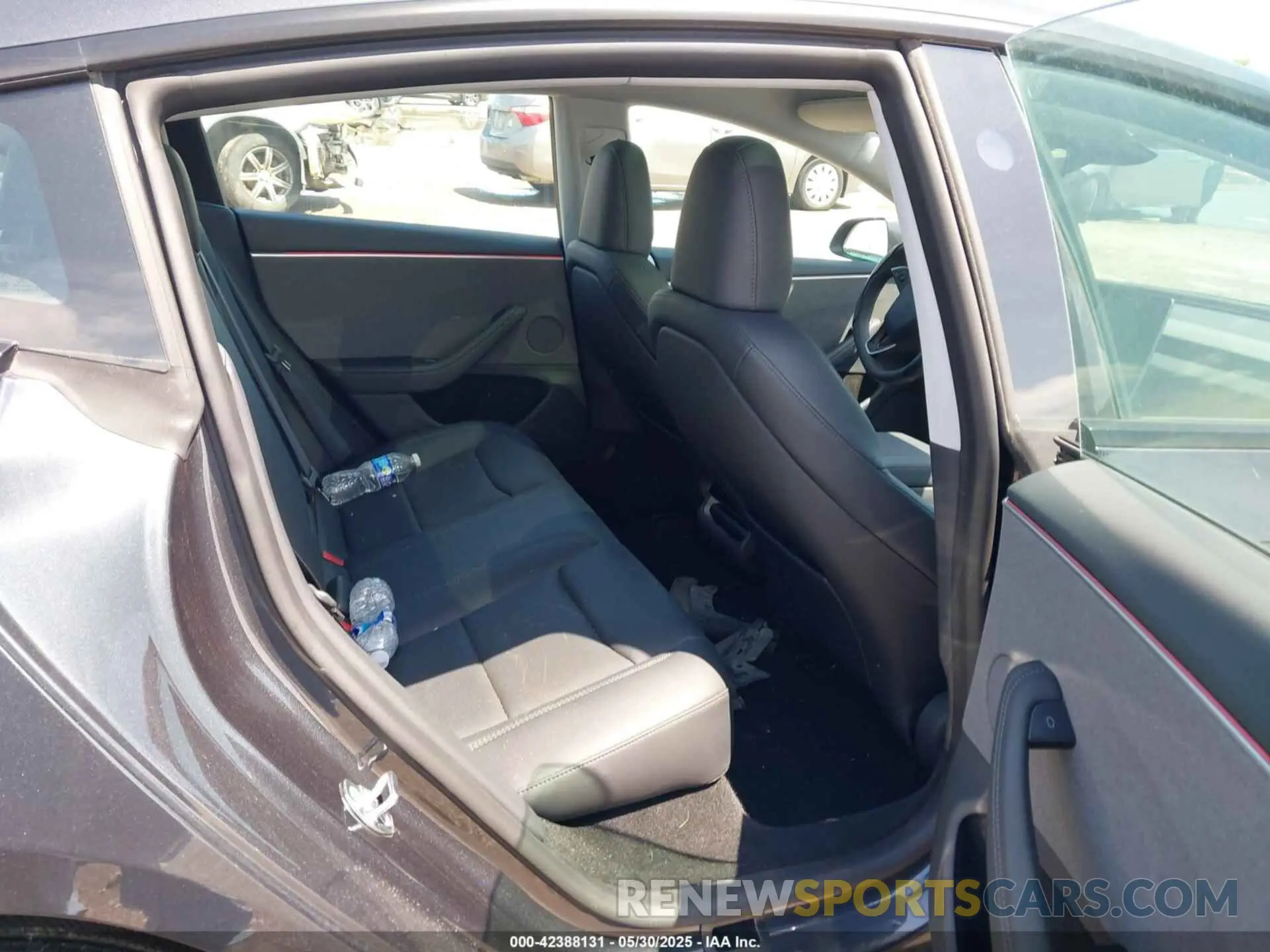 8 Photograph of a damaged car 5YJ3E1EA3SF951271 TESLA MODEL 3 2025