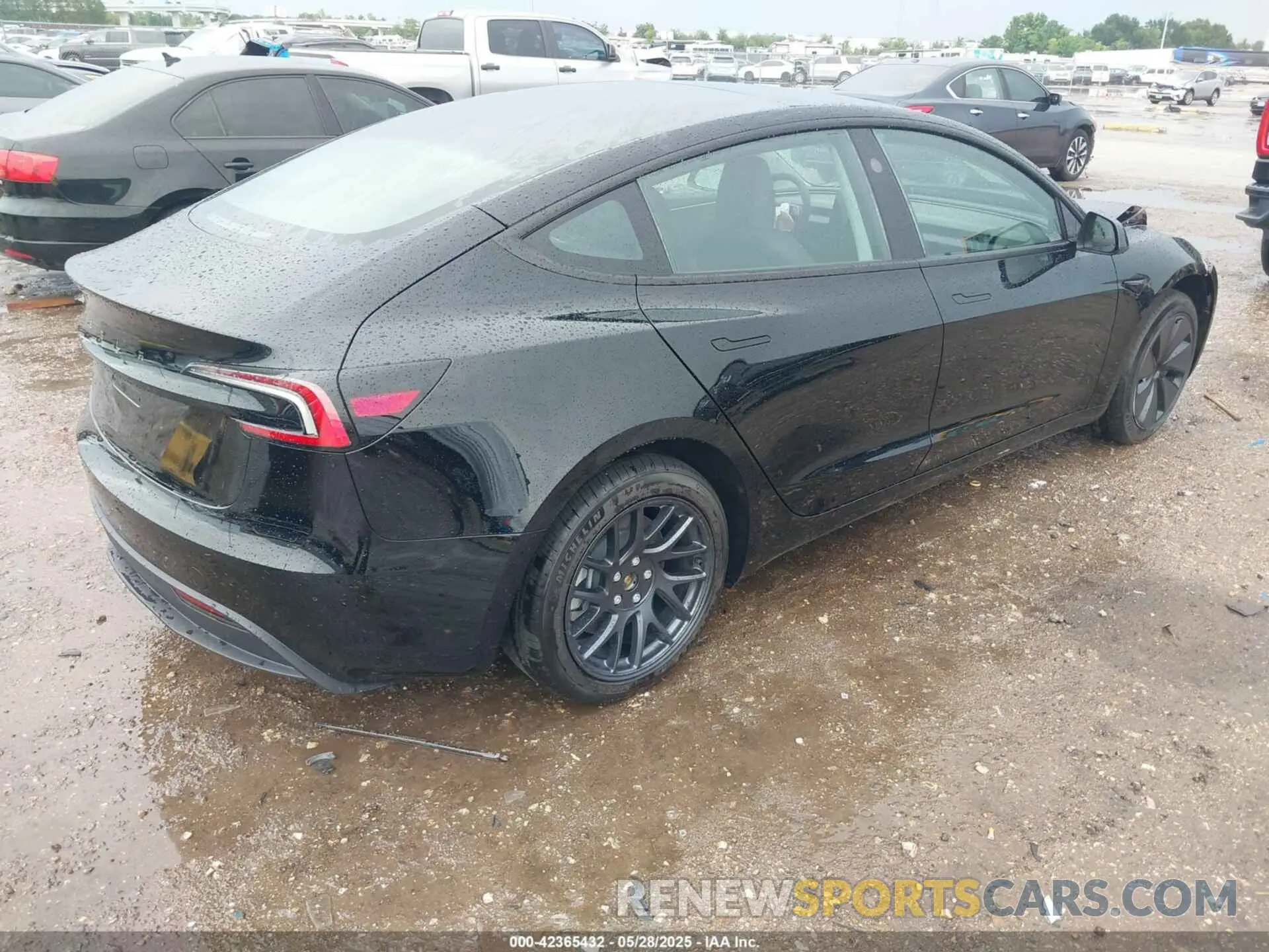 4 Photograph of a damaged car 5YJ3E1EA3SF972055 TESLA MODEL 3 2025