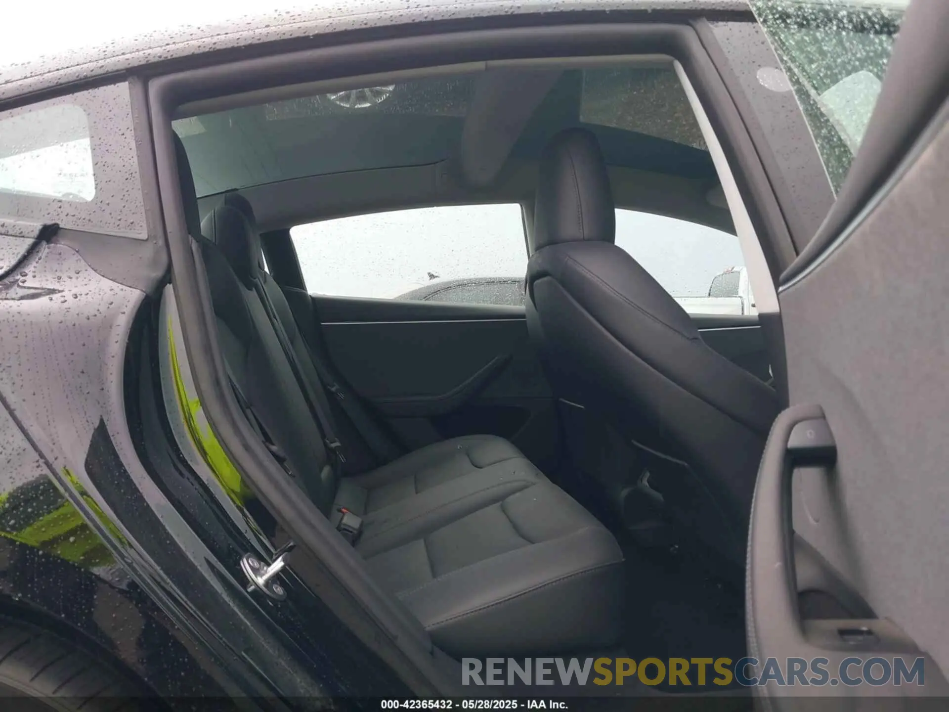 8 Photograph of a damaged car 5YJ3E1EA3SF972055 TESLA MODEL 3 2025