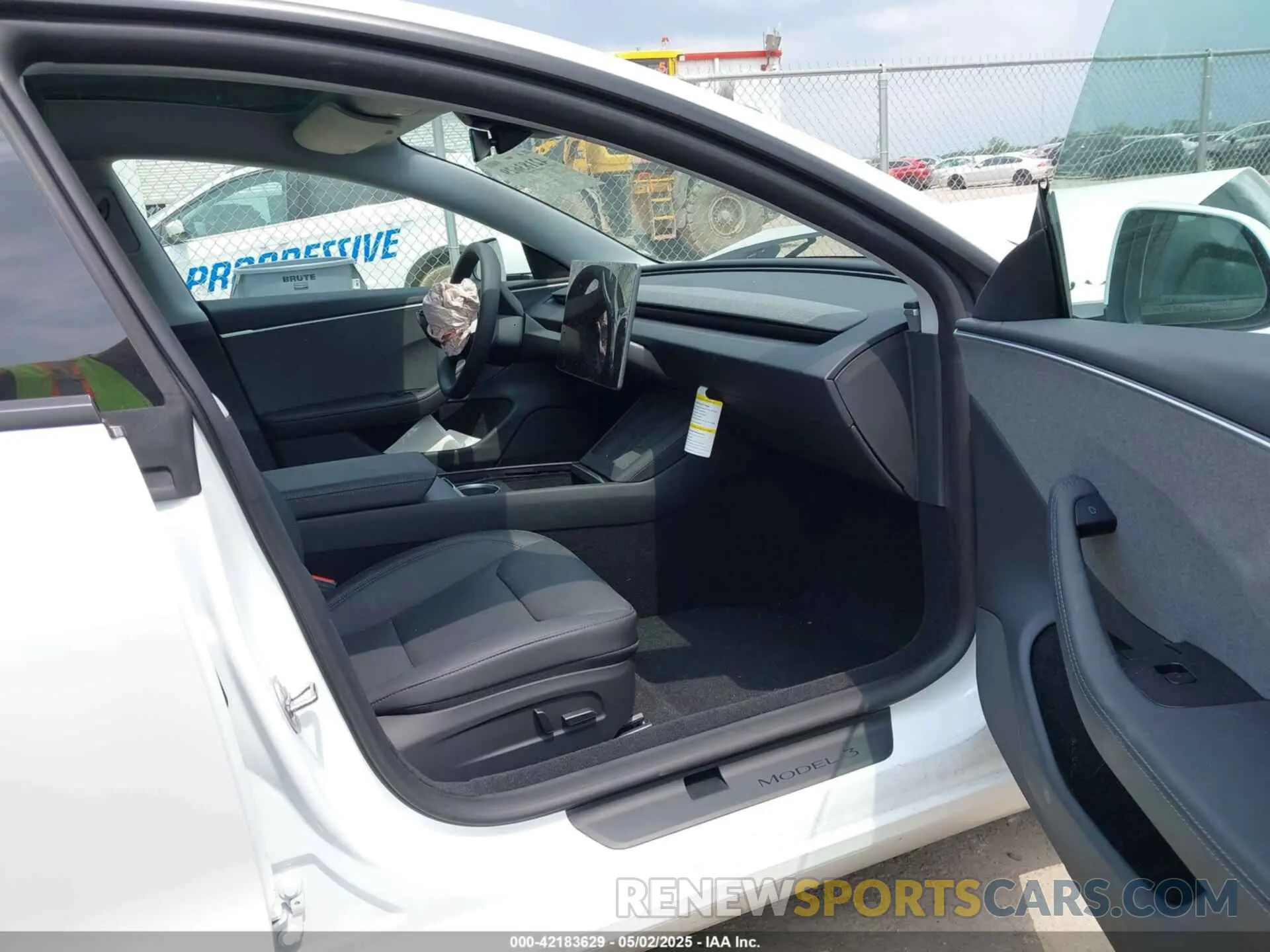 5 Photograph of a damaged car 5YJ3E1EA3SF987428 TESLA MODEL 3 2025