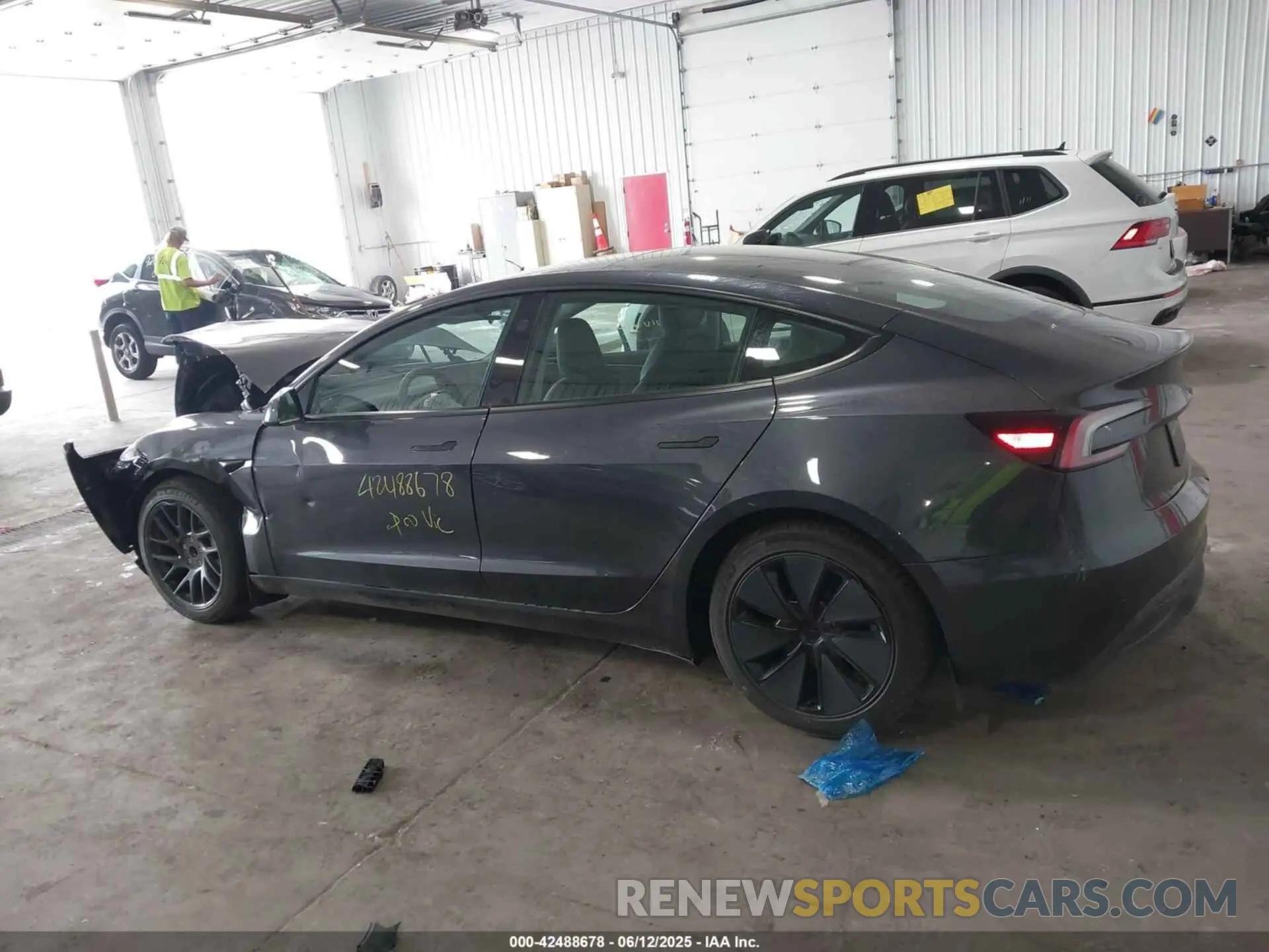 13 Photograph of a damaged car 5YJ3E1EA4SF007401 TESLA MODEL 3 2025