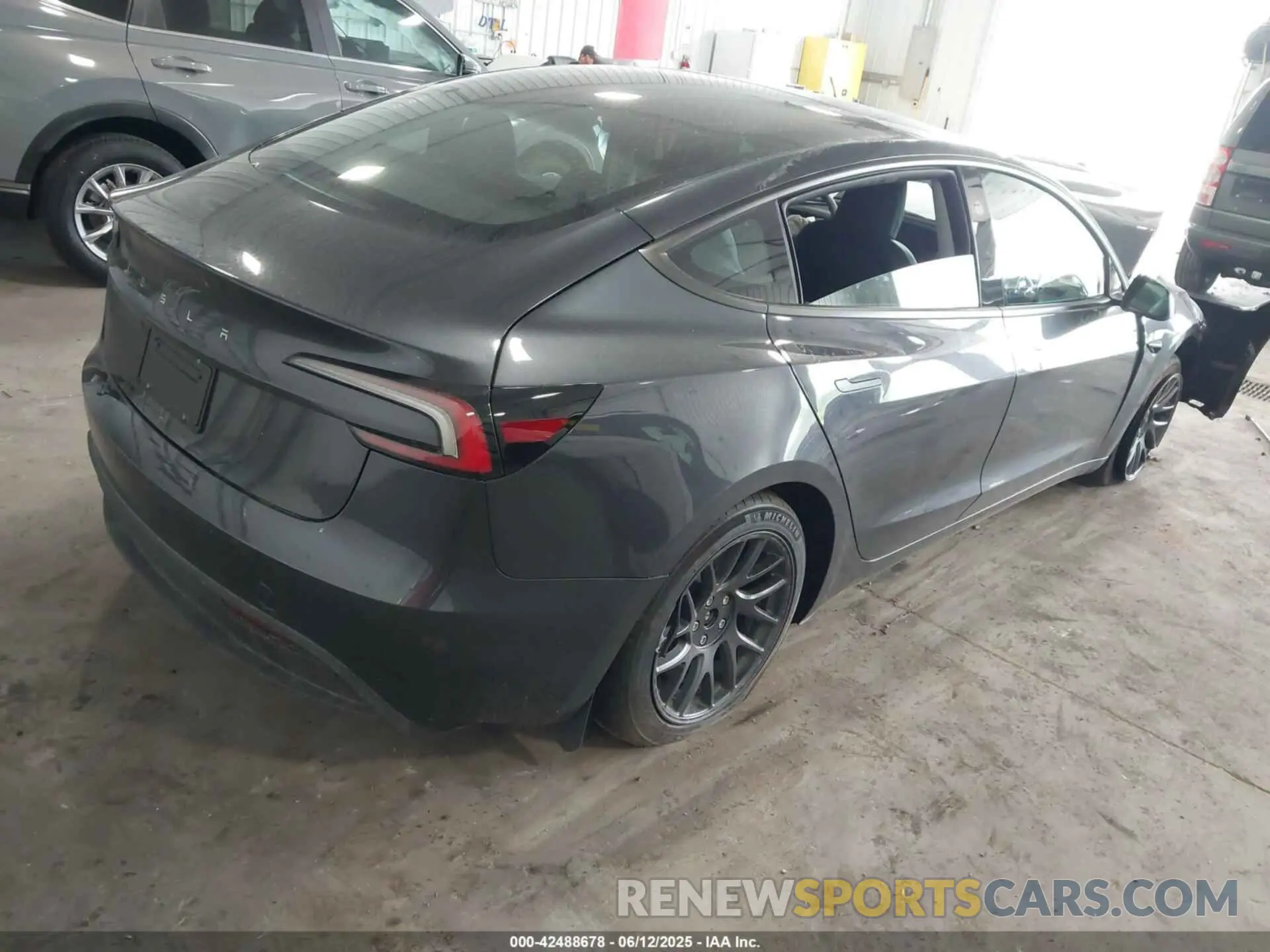 4 Photograph of a damaged car 5YJ3E1EA4SF007401 TESLA MODEL 3 2025