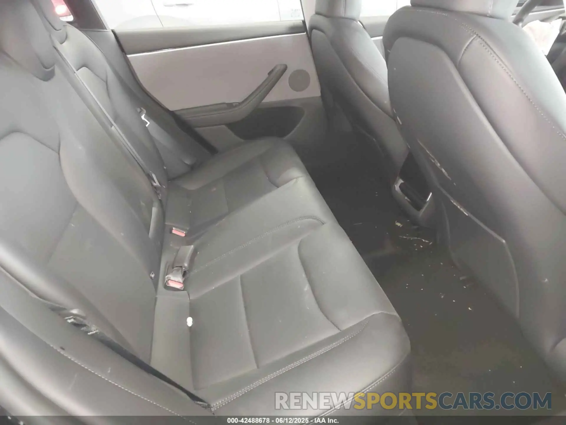 8 Photograph of a damaged car 5YJ3E1EA4SF007401 TESLA MODEL 3 2025