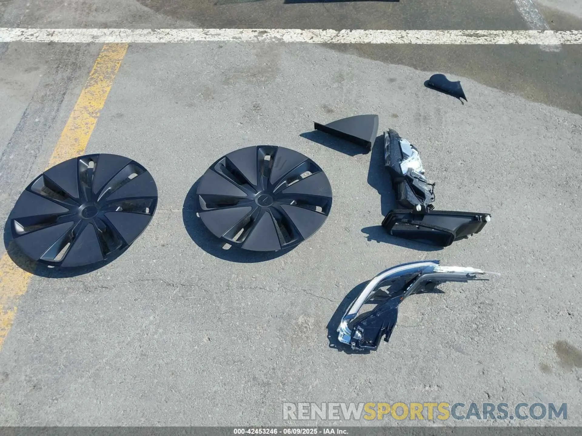 12 Photograph of a damaged car 5YJ3E1EA4SF903567 TESLA MODEL 3 2025