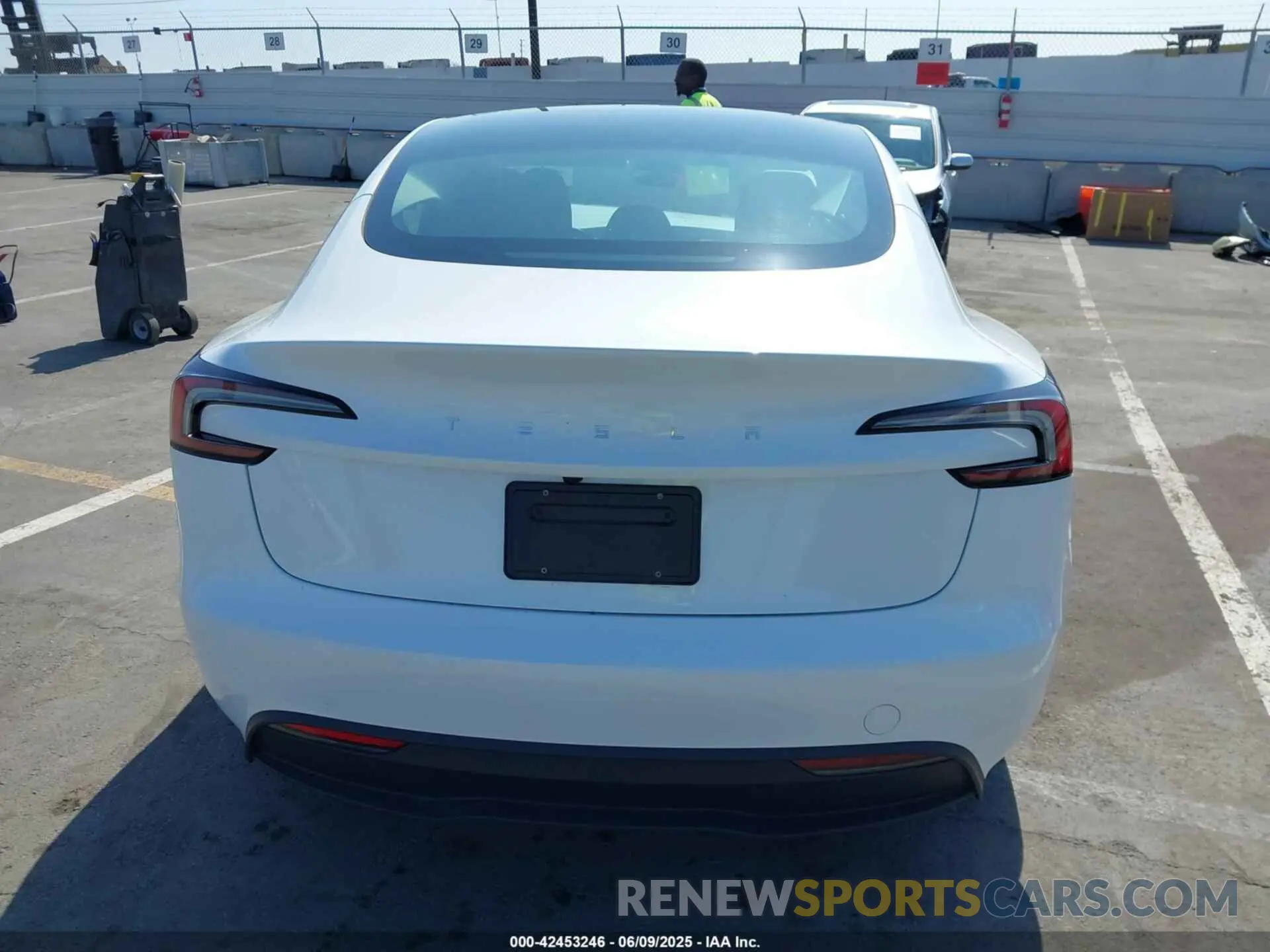 17 Photograph of a damaged car 5YJ3E1EA4SF903567 TESLA MODEL 3 2025