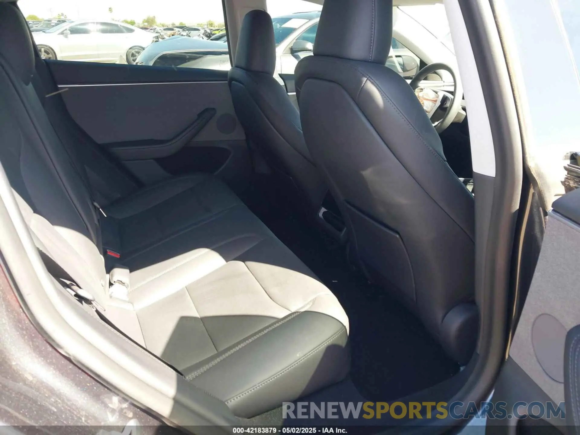 8 Photograph of a damaged car 5YJ3E1EA4SF938576 TESLA MODEL 3 2025