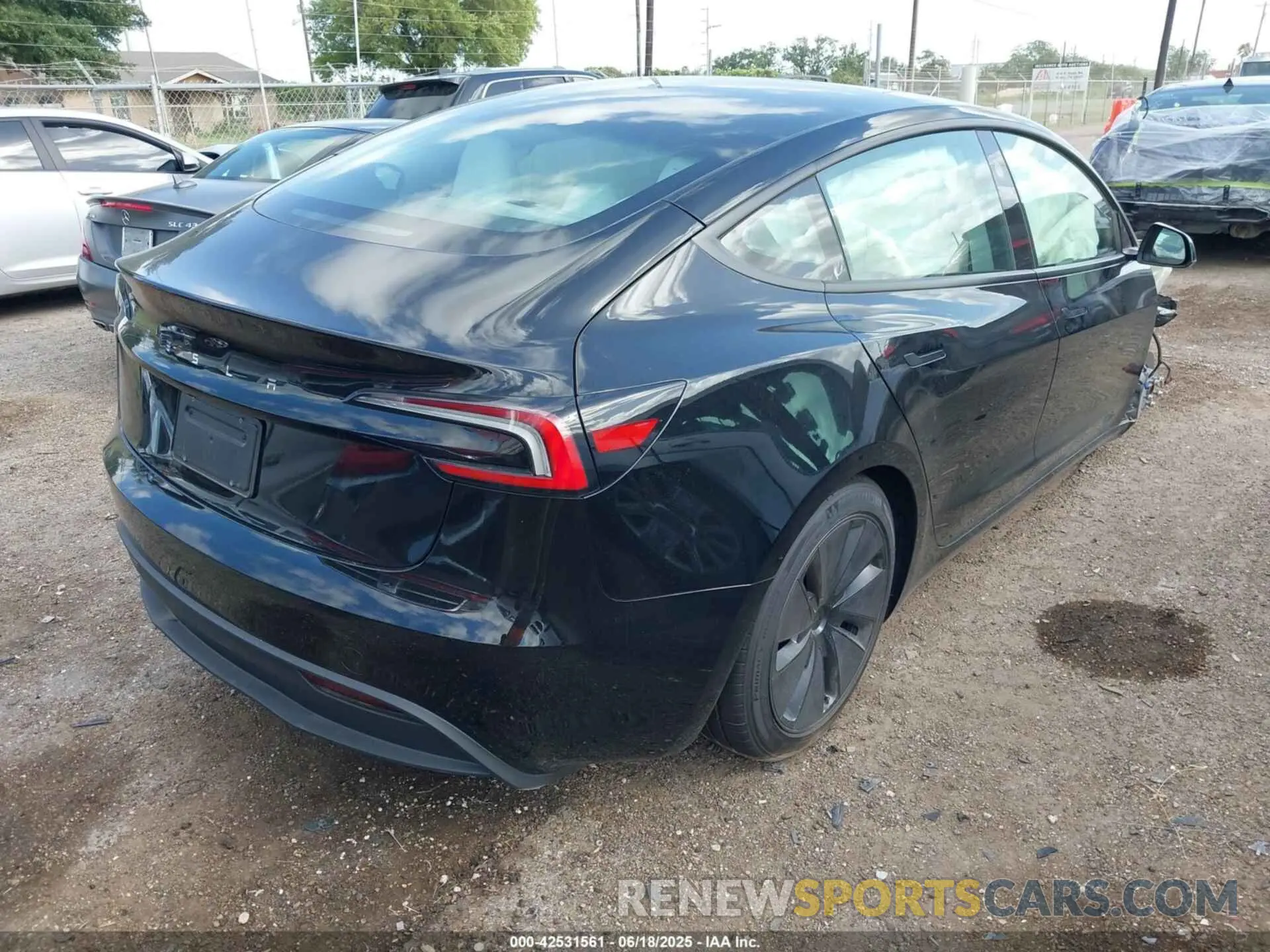 4 Photograph of a damaged car 5YJ3E1EA4SF980133 TESLA MODEL 3 2025