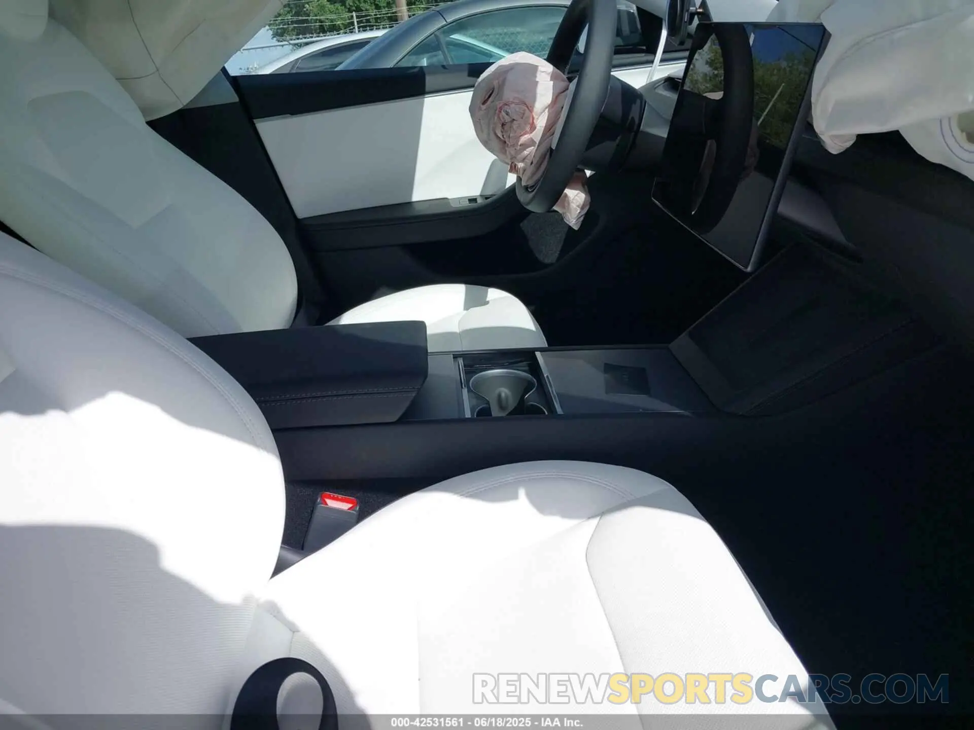 5 Photograph of a damaged car 5YJ3E1EA4SF980133 TESLA MODEL 3 2025