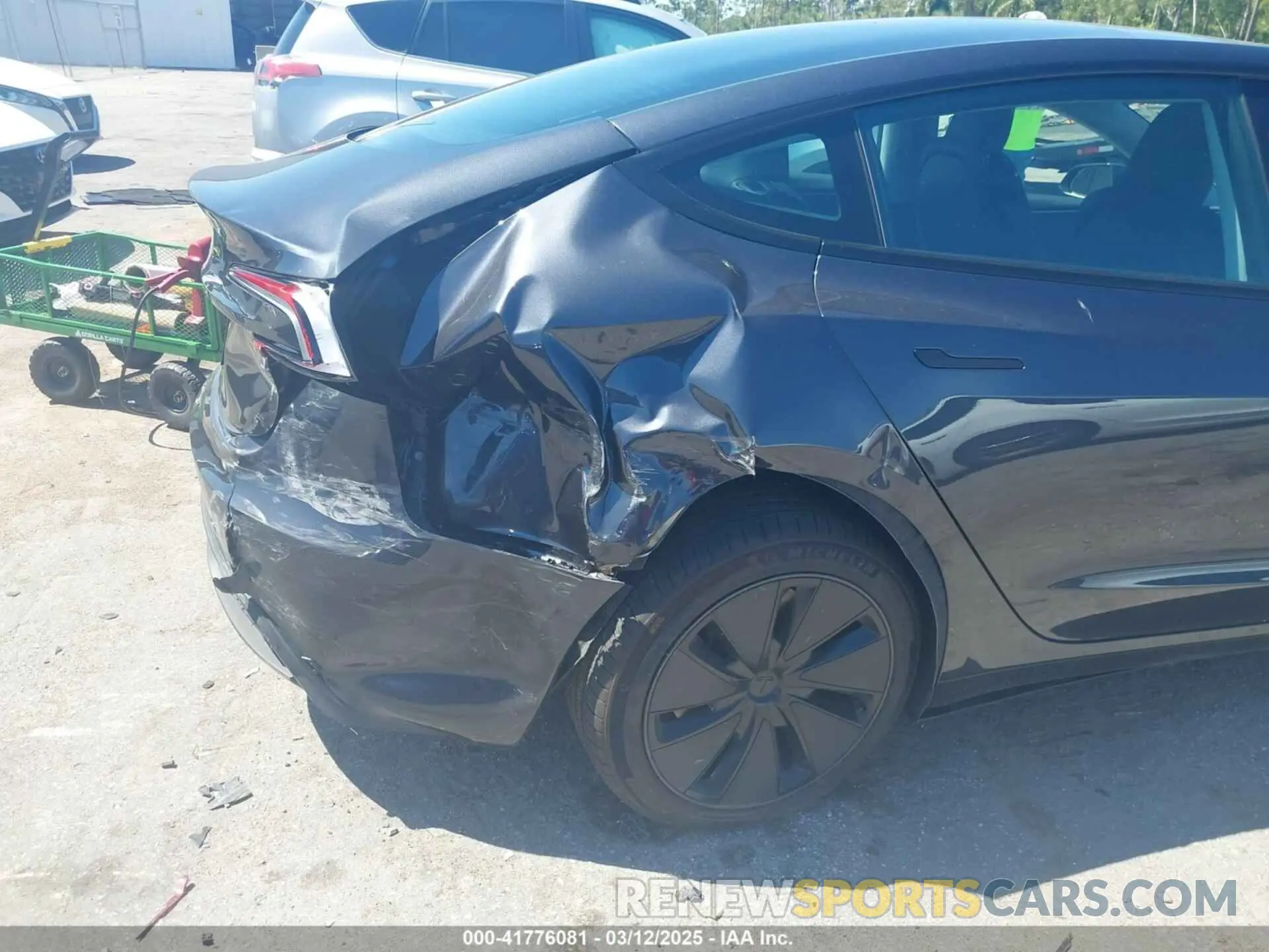 6 Photograph of a damaged car 5YJ3E1EA5SF902847 TESLA MODEL 3 2025