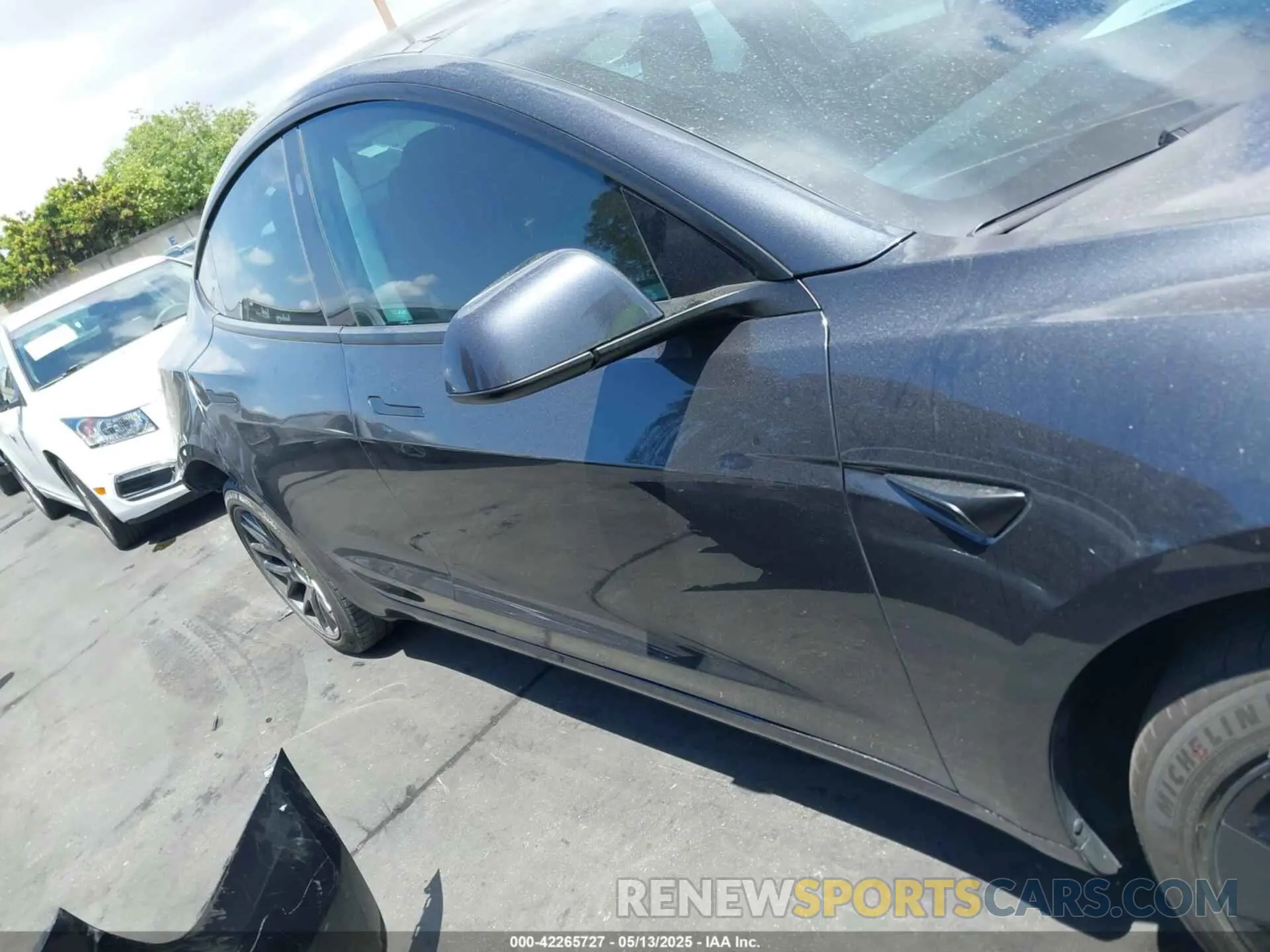 13 Photograph of a damaged car 5YJ3E1EA5SF915047 TESLA MODEL 3 2025
