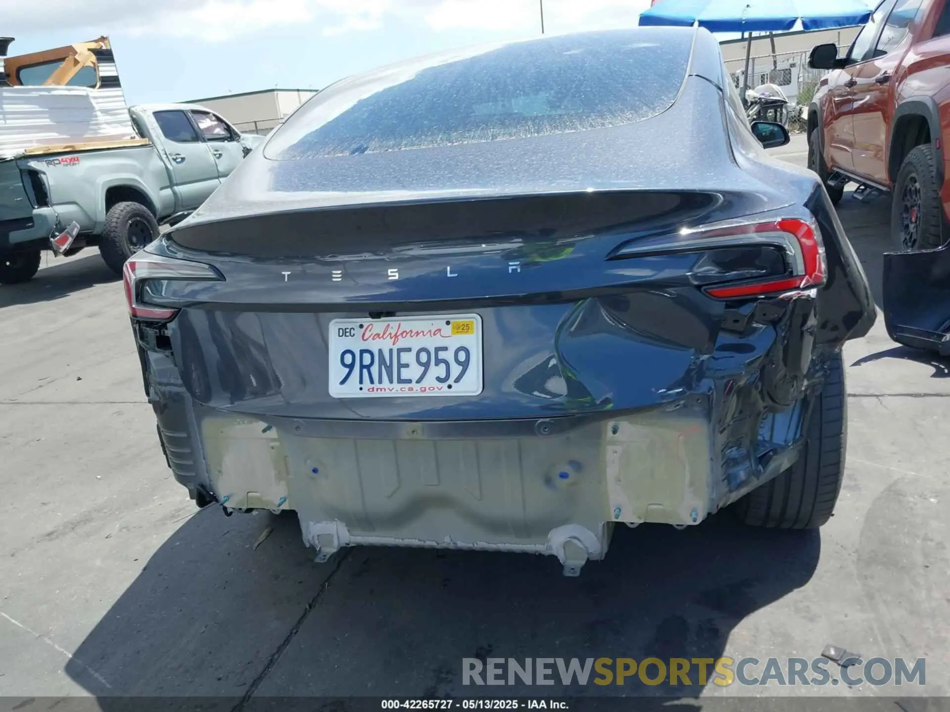 16 Photograph of a damaged car 5YJ3E1EA5SF915047 TESLA MODEL 3 2025